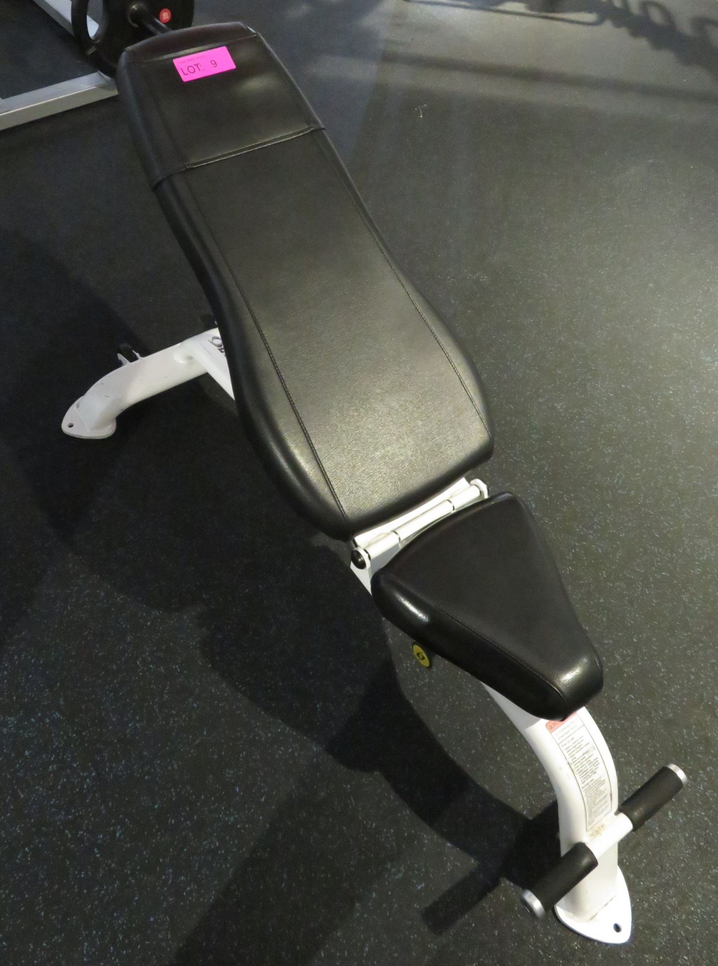 Cybex Adjustable Bench (Free-Standing)1601 Dimensions: 63x140x45cm (LxDxH) - Image 5 of 6