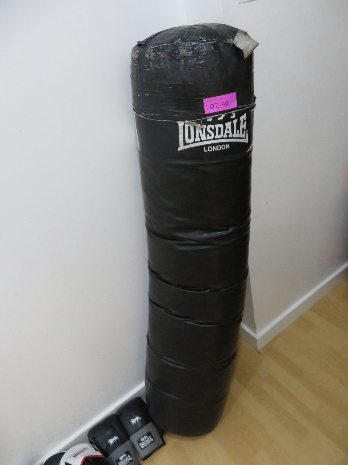 Various Boxing Equipment. Perfect For Boxercise Classes. See Description For Contents. - Image 3 of 6