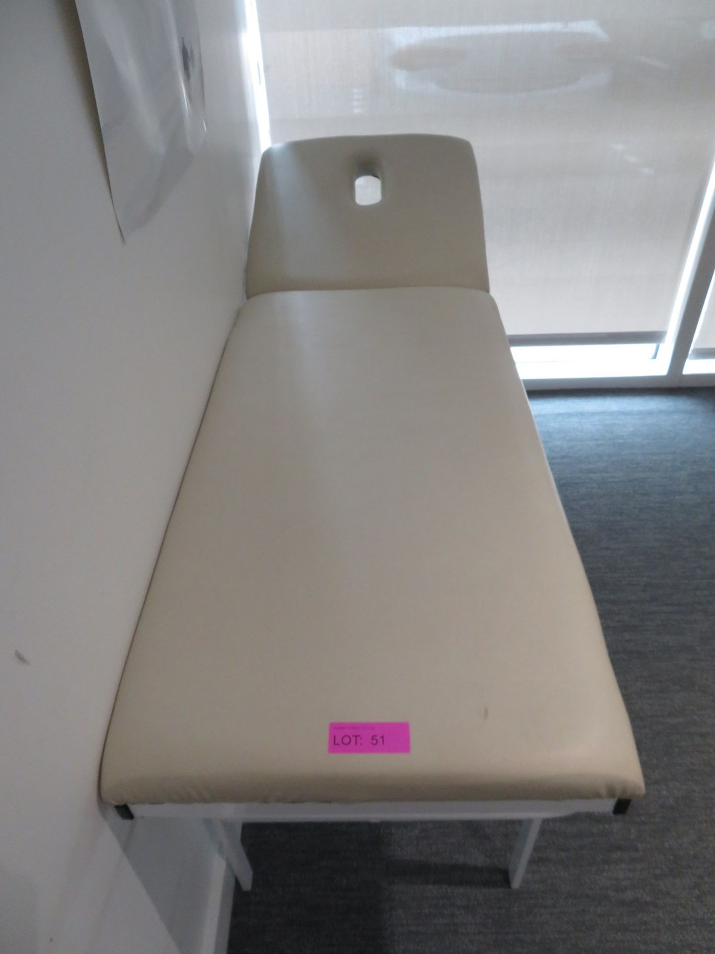 Massage/Treatment Table. Dimensions: 182x60cm Height Adjustable. (Lxd) - Image 3 of 4