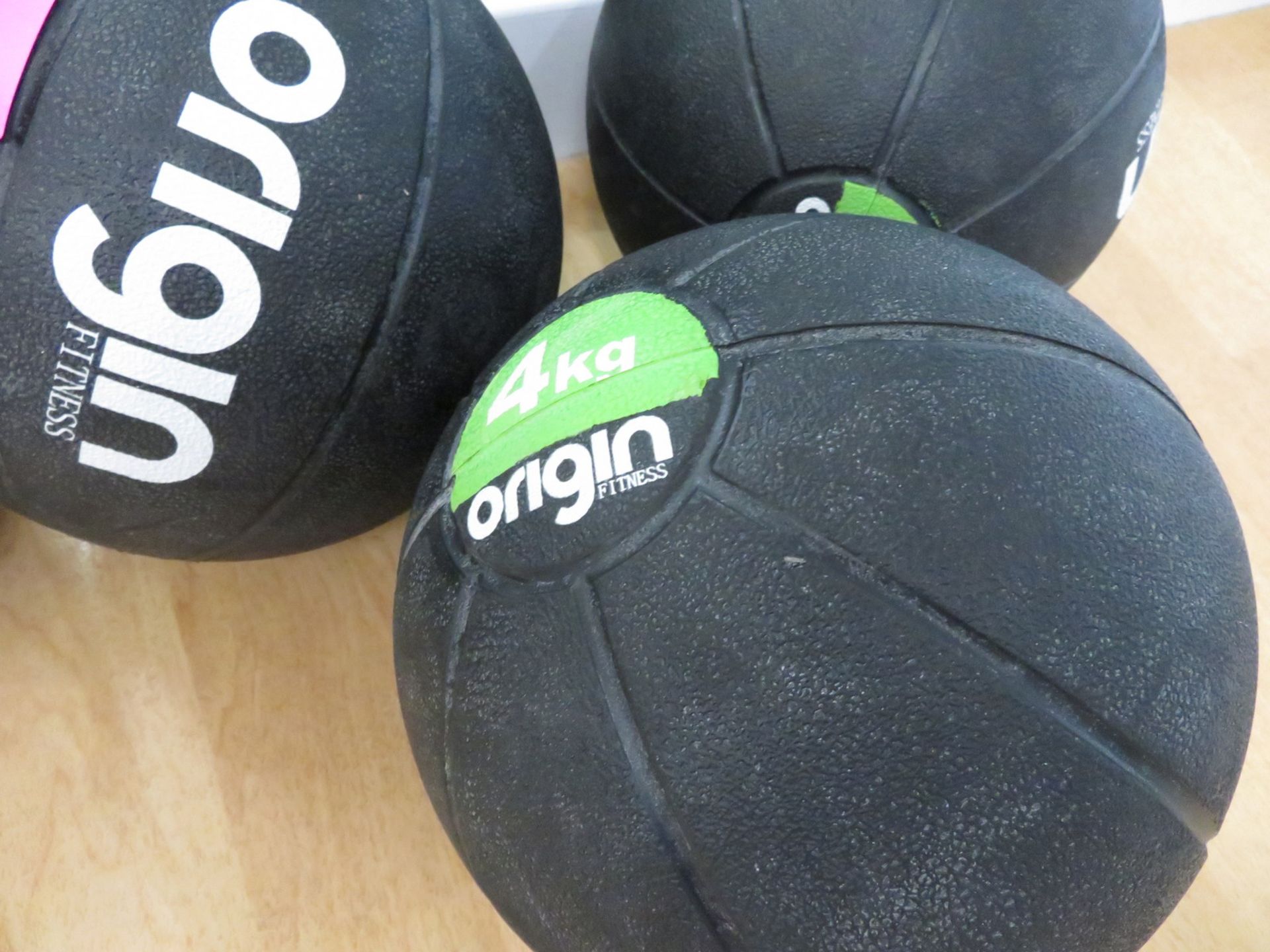 4x Origin Medicine Balls 4x 4kg. - Image 3 of 3