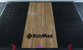 Body Max Weight Lifting Platform. Dimensions: 310x210x5cm (LxDxH)