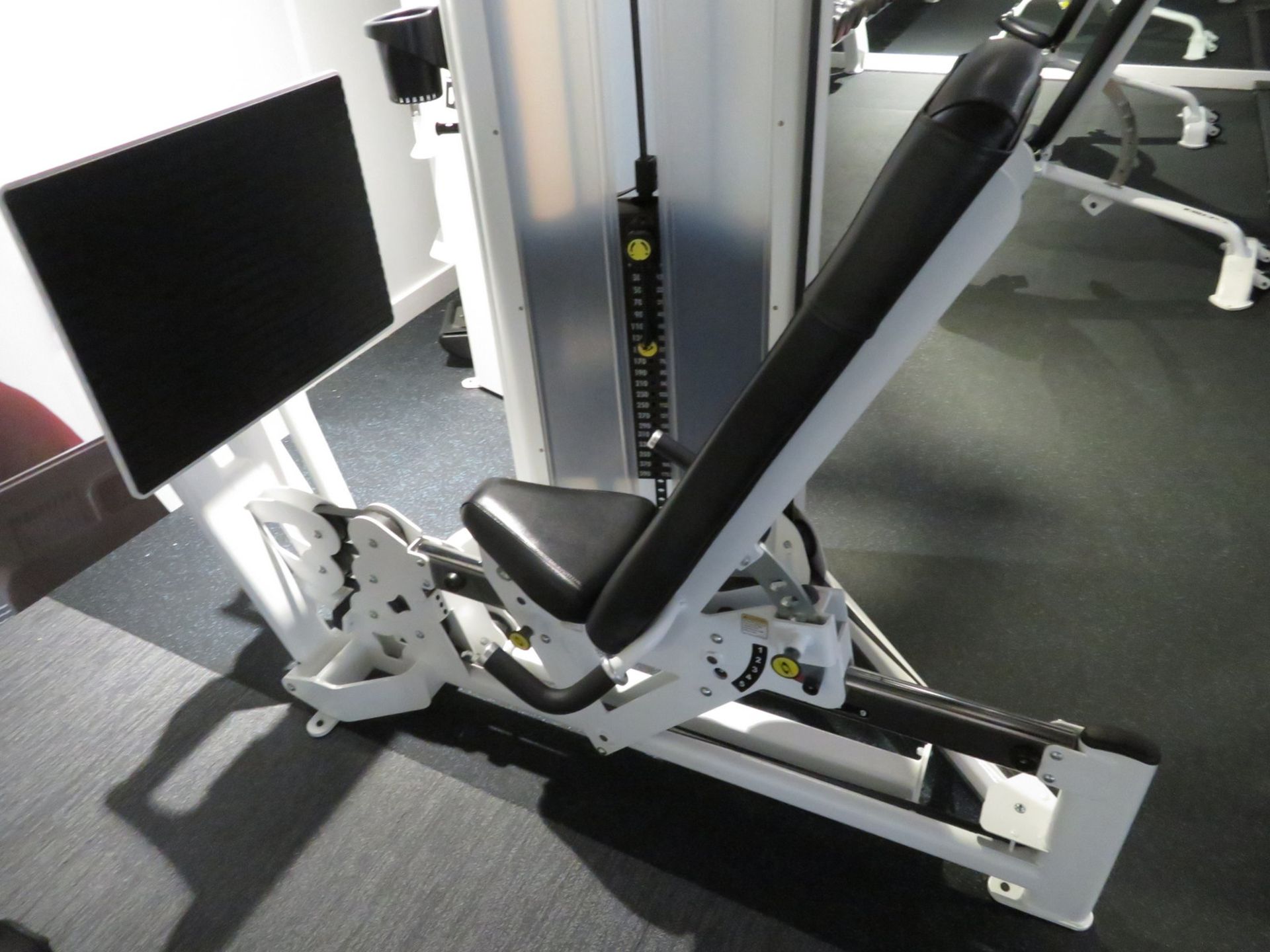 Cybex Leg Press: 12040. 175.5kg Weight Stack. Dimensions: 110x130x160cm (LxDxH) - Image 2 of 8
