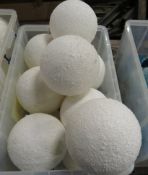 14x 20cm Glitter Snowballs in Container.