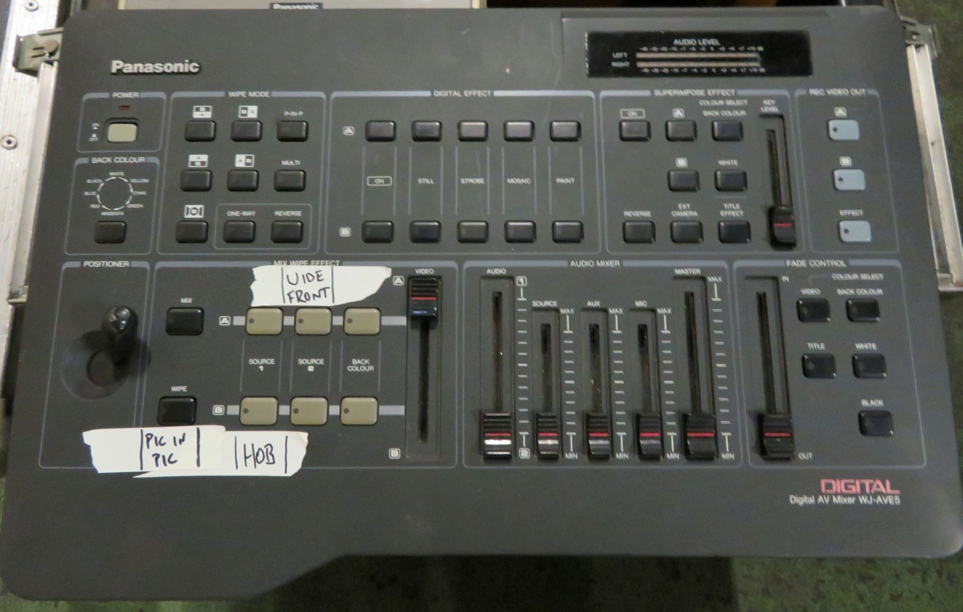 Yamaha Analogue Vision Mixer & Panasonic CRT Monitor in Flight case, Case size L520xW370xH - Image 2 of 4