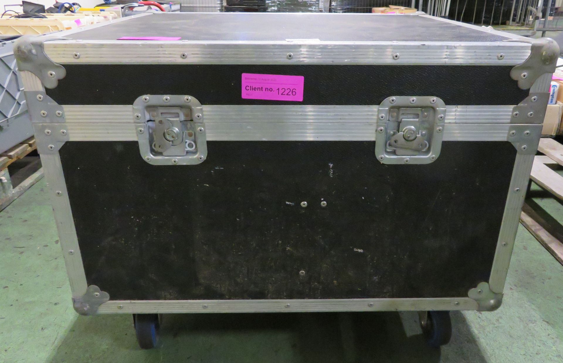 Hard Flight Case on Wheels Containing Bulkheads and Cables, Case Size L770xW700xH610mm. - Image 4 of 4