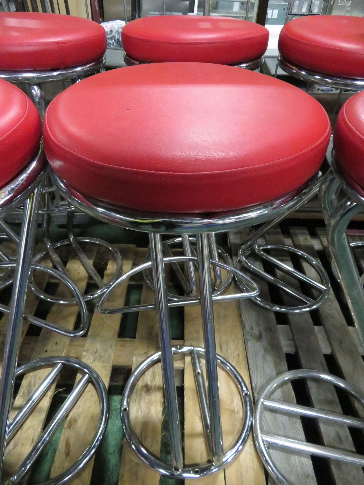 6x Red Zeus Stools with 6 Spare Tops. - Image 2 of 3