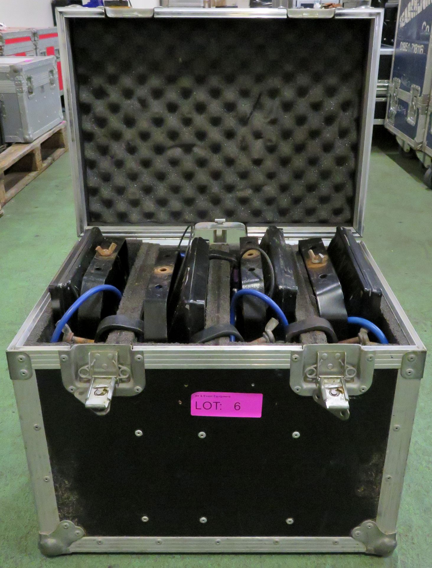 150w HMI Lights in Flight case x4 Case dimensions L500xH430xW370mm.