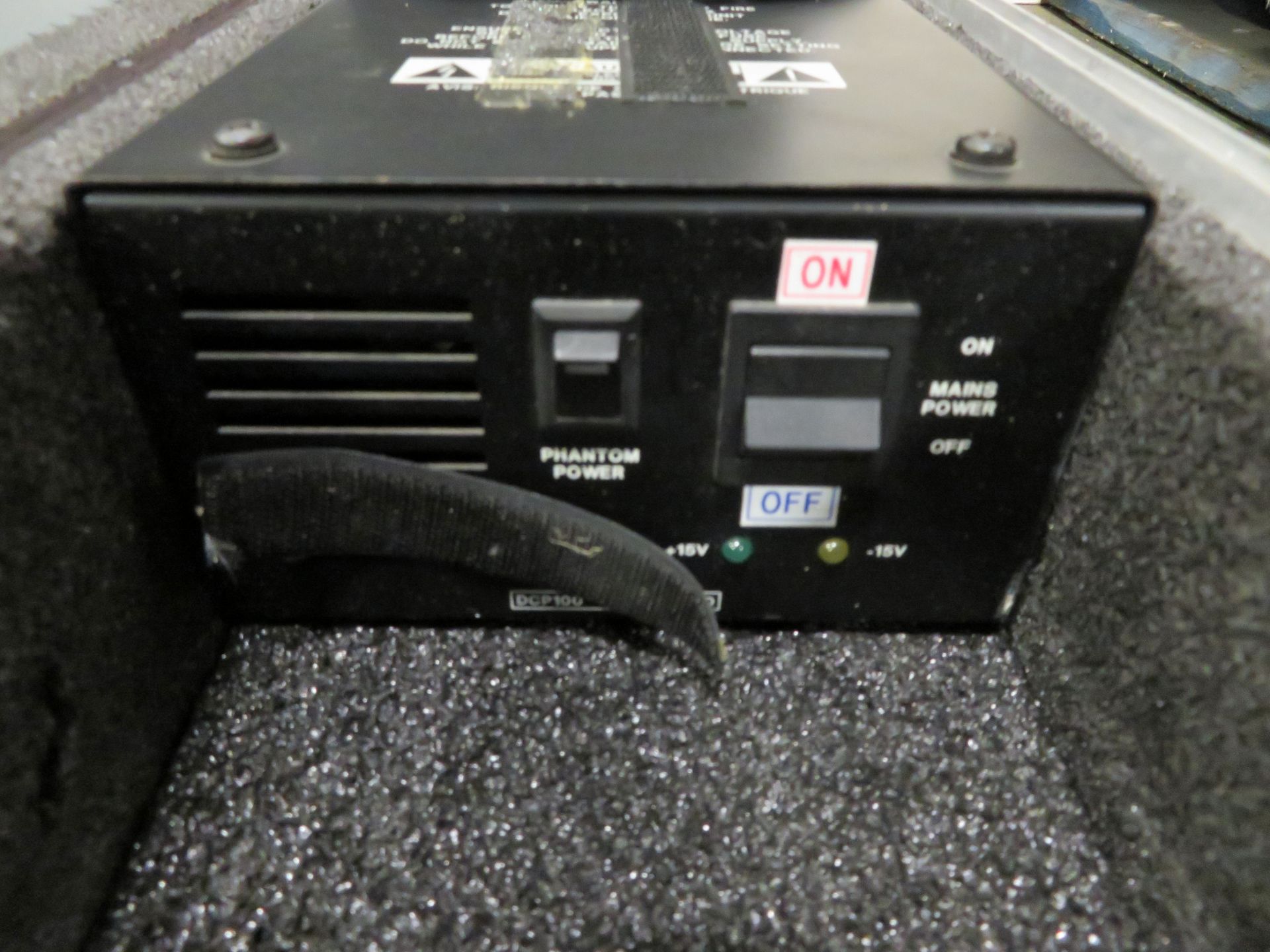 Soundcraft Spirit Live Mixing Desk in Handheld Flight case - Case L760xW190xH680mm. - Image 3 of 6