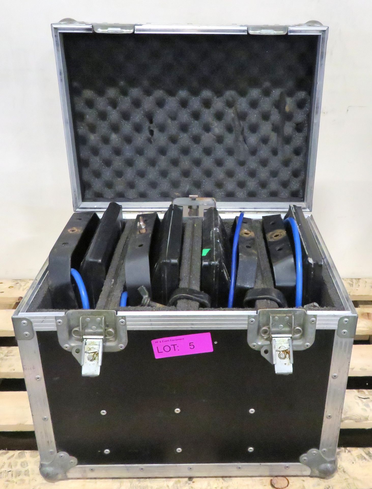 150w HMI Lights in Flight case x4 Case dimensions L500xH430xW370mm.