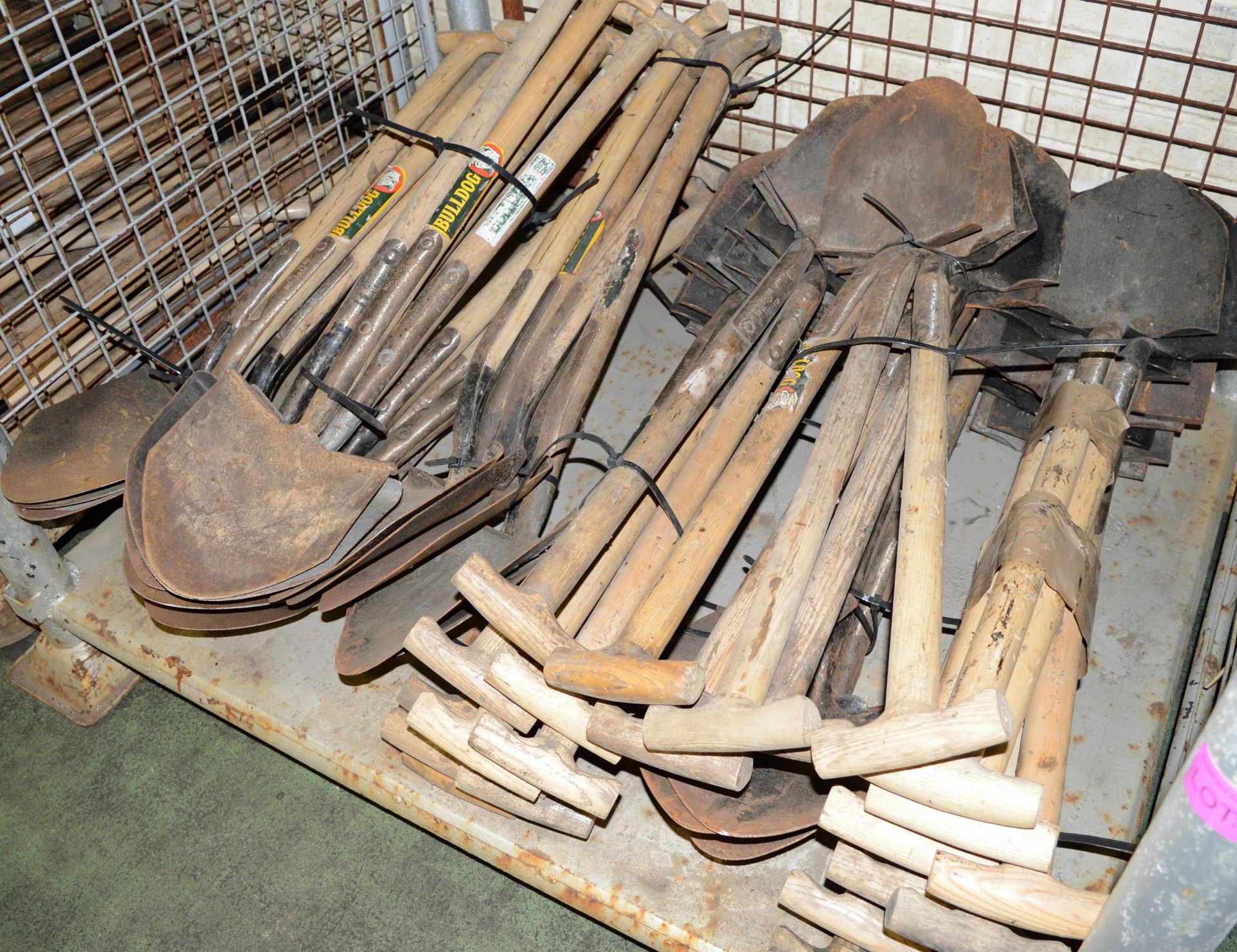 50x Hand shovels - Image 2 of 2