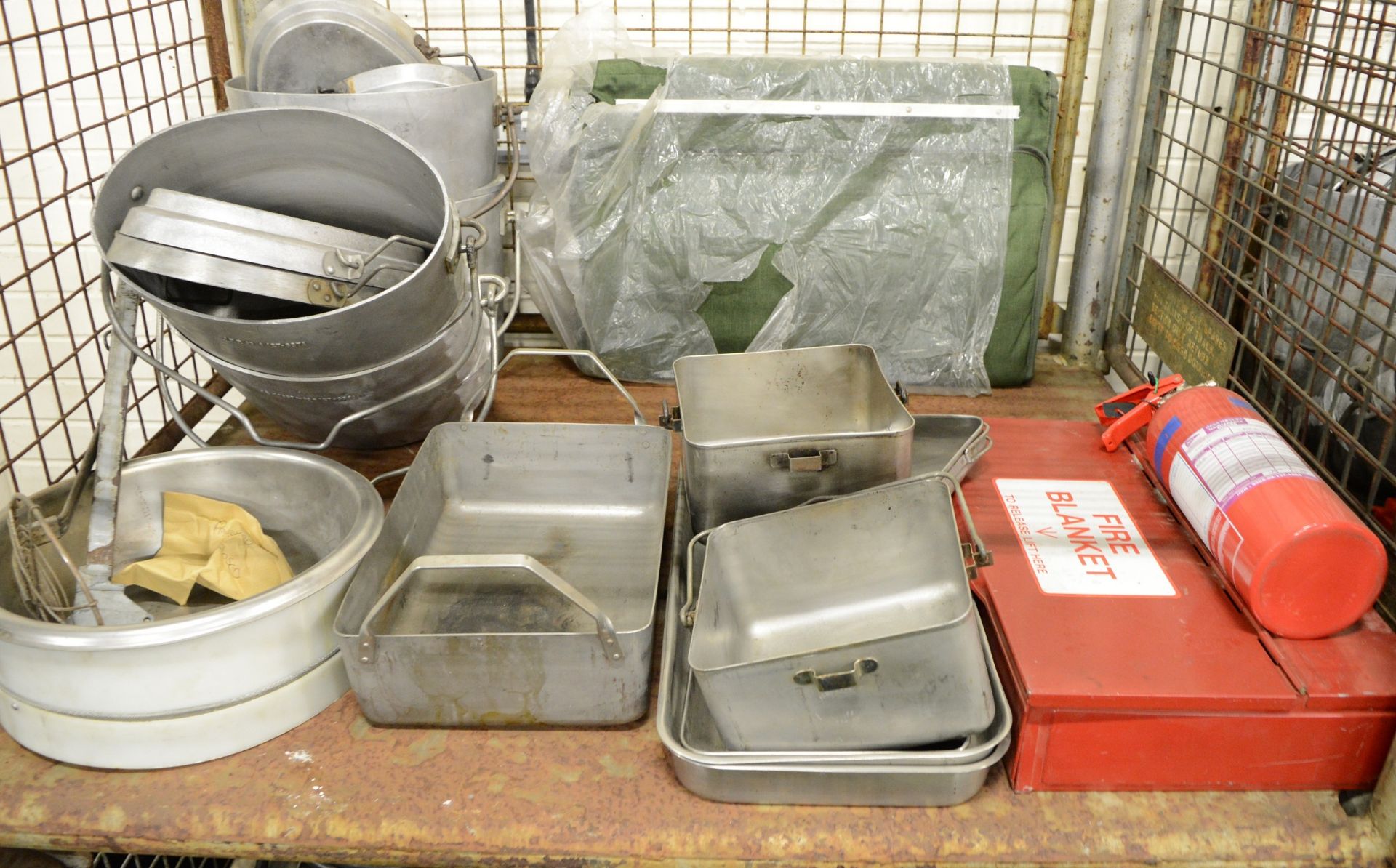 Field Kitchen set - cooker, oven, utensil set in carry box, norweigen food boxes, accessor - Image 2 of 6