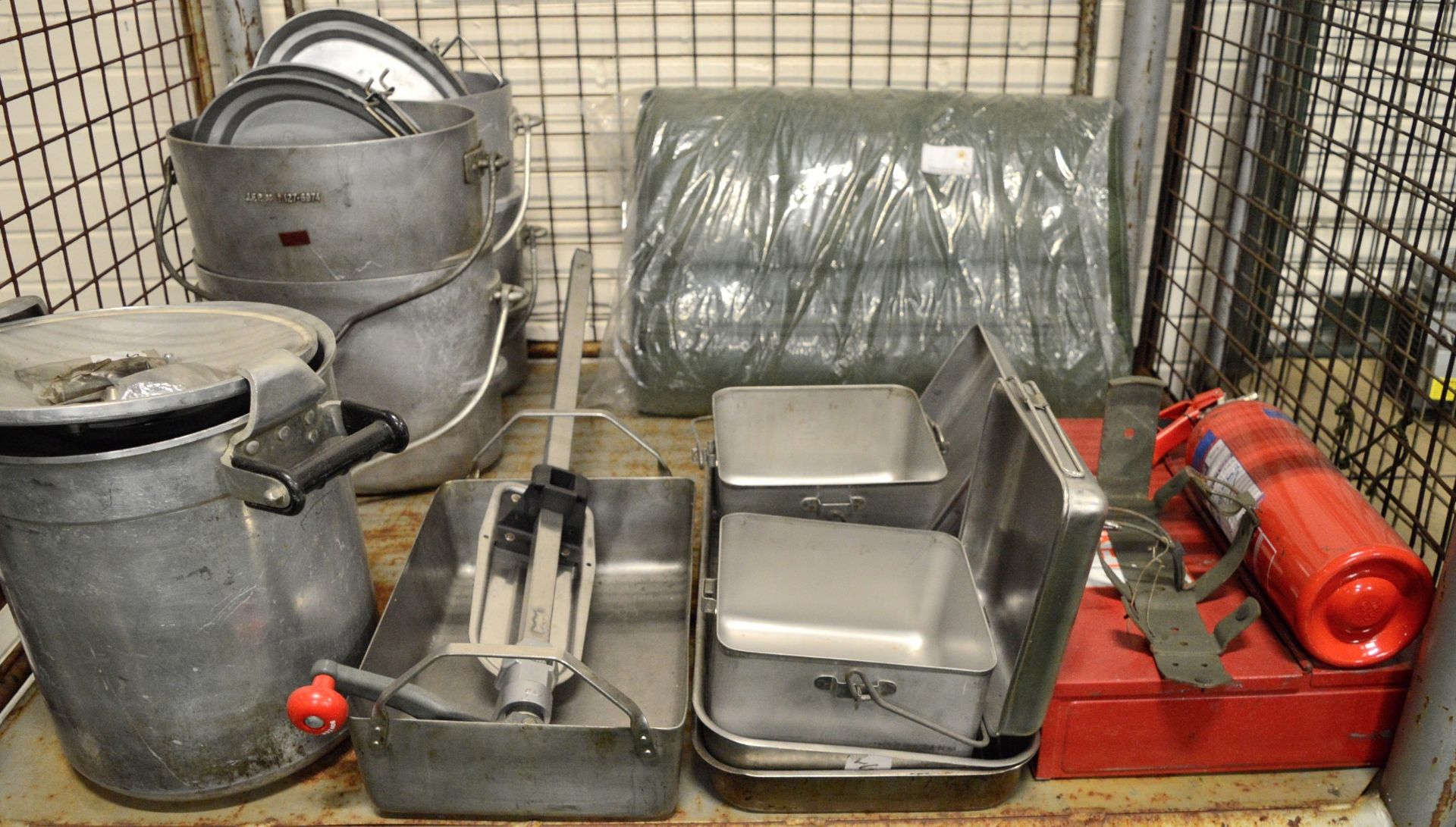 Field Kitchen set - cooker, oven, utensil set in carry box, norweigen food boxes, accessor - Image 2 of 6