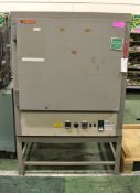 Carbolite HT4/220 Oven + Stand 3000w 240v L970 x W1150 x H1550mm