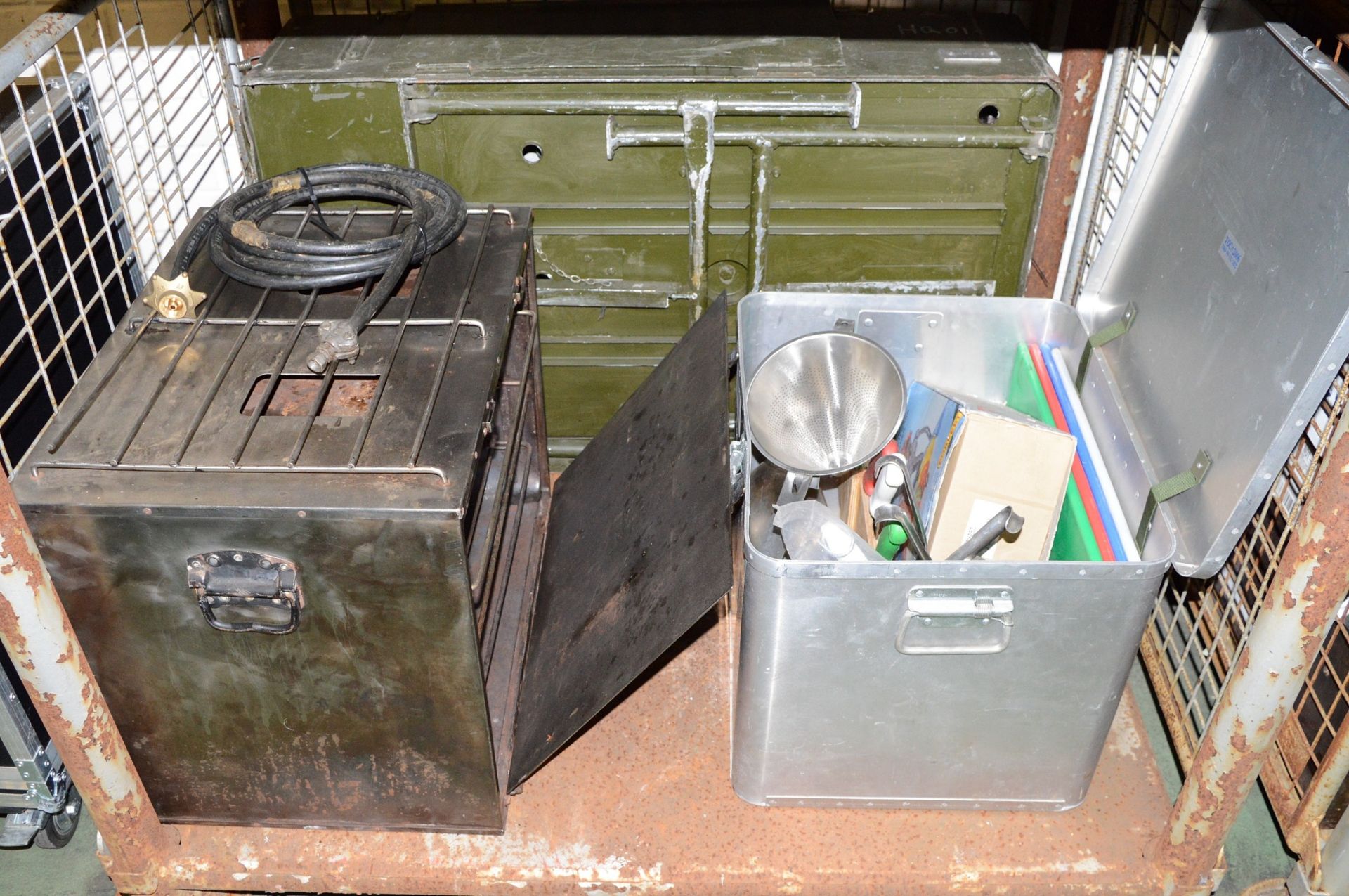 Field Kitchen set - cooker, oven, utensil set in carry box, norweigen food boxes, accessor - Image 5 of 6