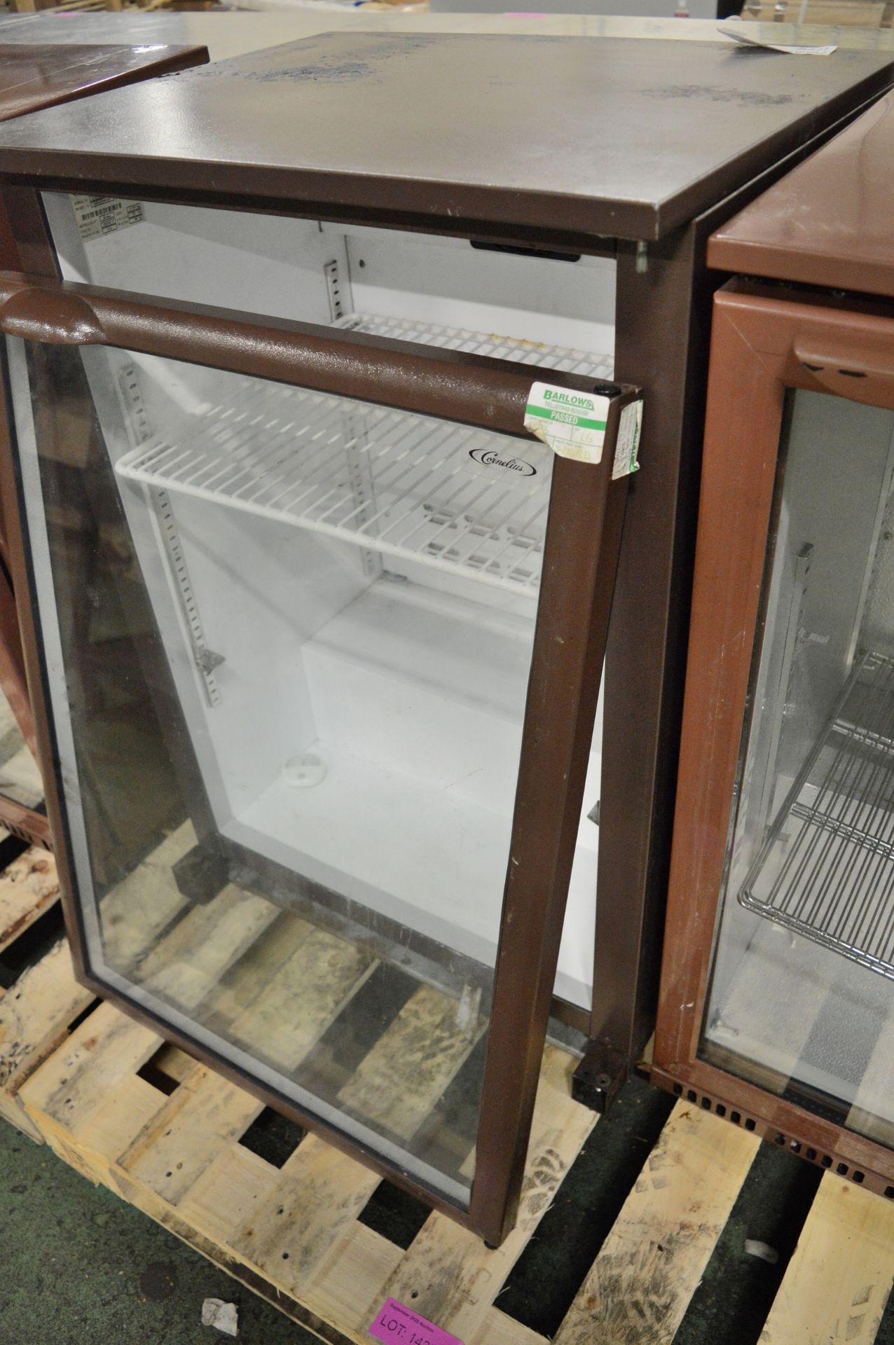 2x single door display fridges - 1 door need repair - Image 2 of 4