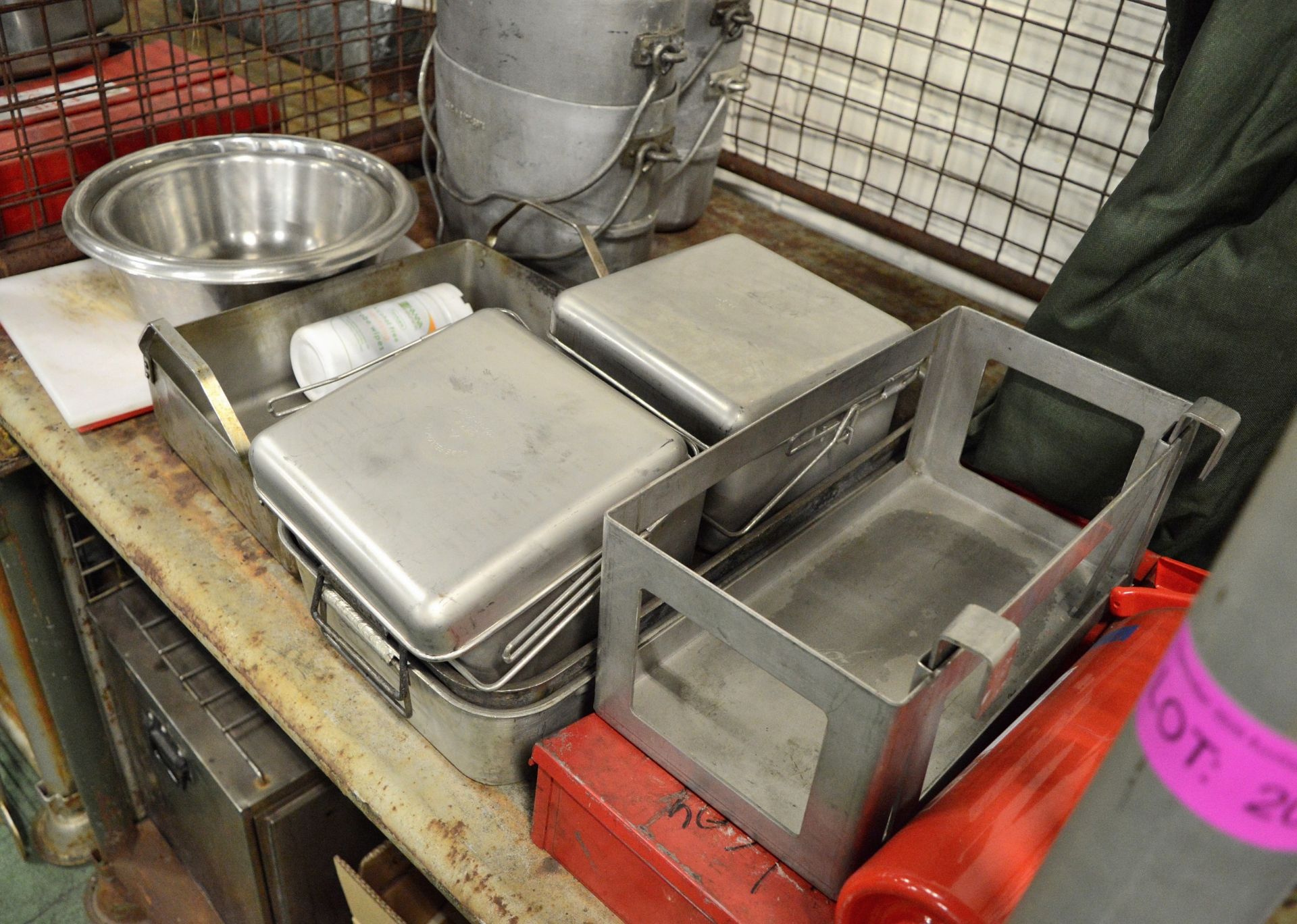 Field Kitchen set - cooker, oven, utensil set in carry box, norweigen food boxes, accessor - Image 3 of 5