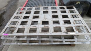 3x Metal square hole spacer panels