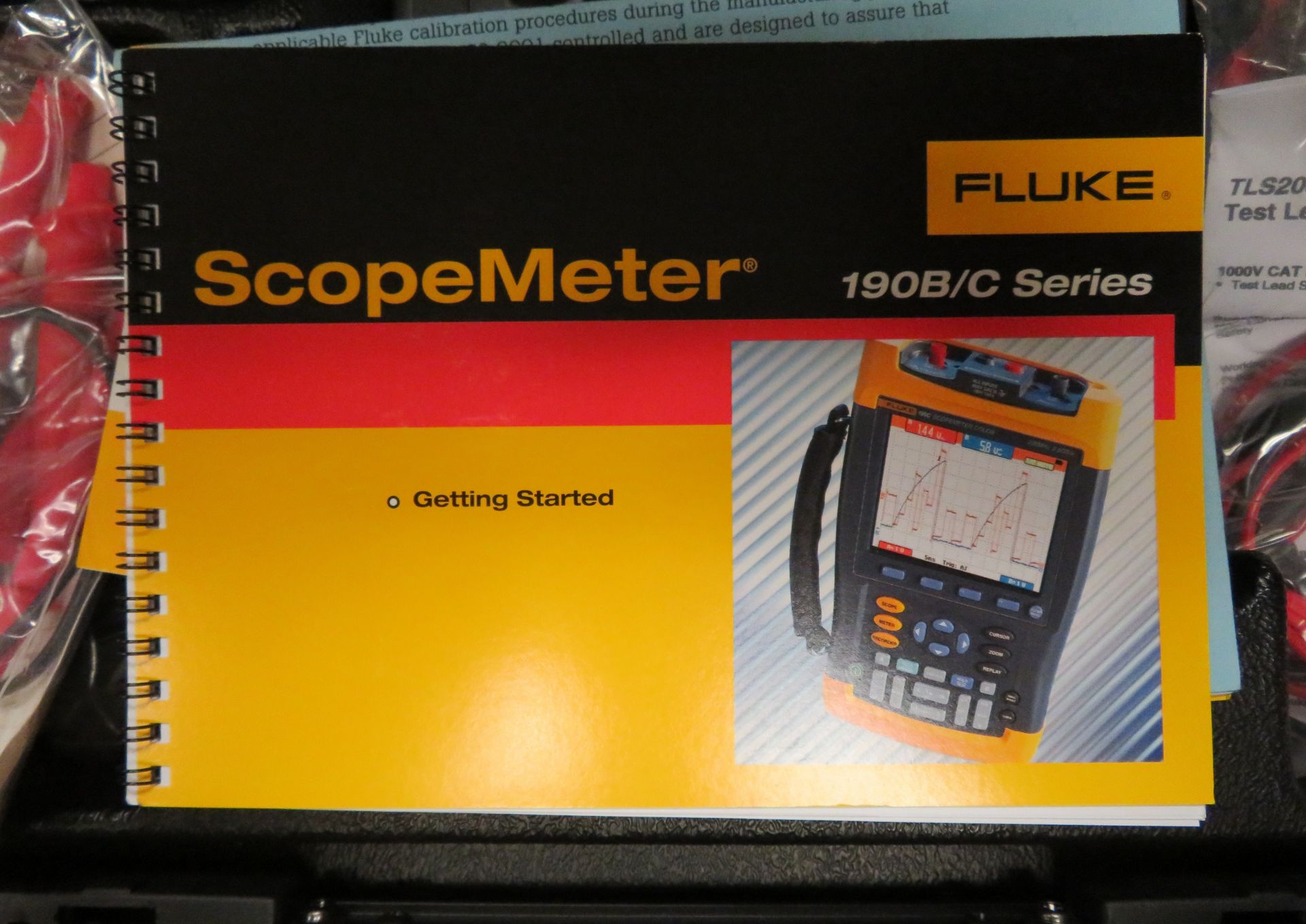 Fluke 199C Scopemeter Color 200MHz in Case. - Image 6 of 6