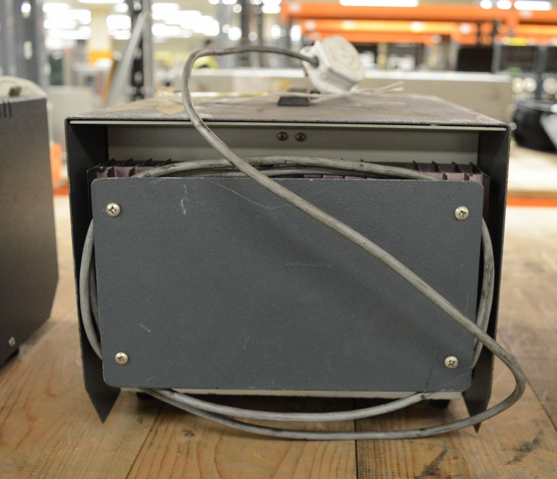 Farnell Instruments L30-5 stabilised power supply (damage to front casing) - Image 2 of 2