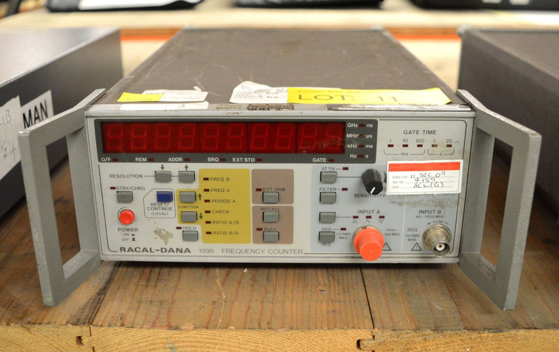 Racal-Dana 1998 frequency counter