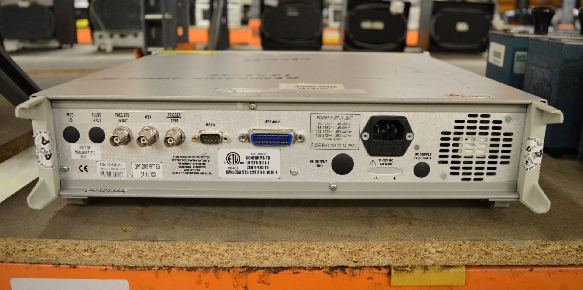 IFR 2025 9kHz - 2.51GHz signal generator - Image 3 of 3