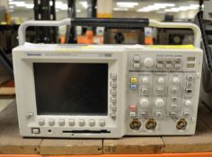 Tektronix TDS 3052 two channel color DPO 500mHz 5GS/s (no case)