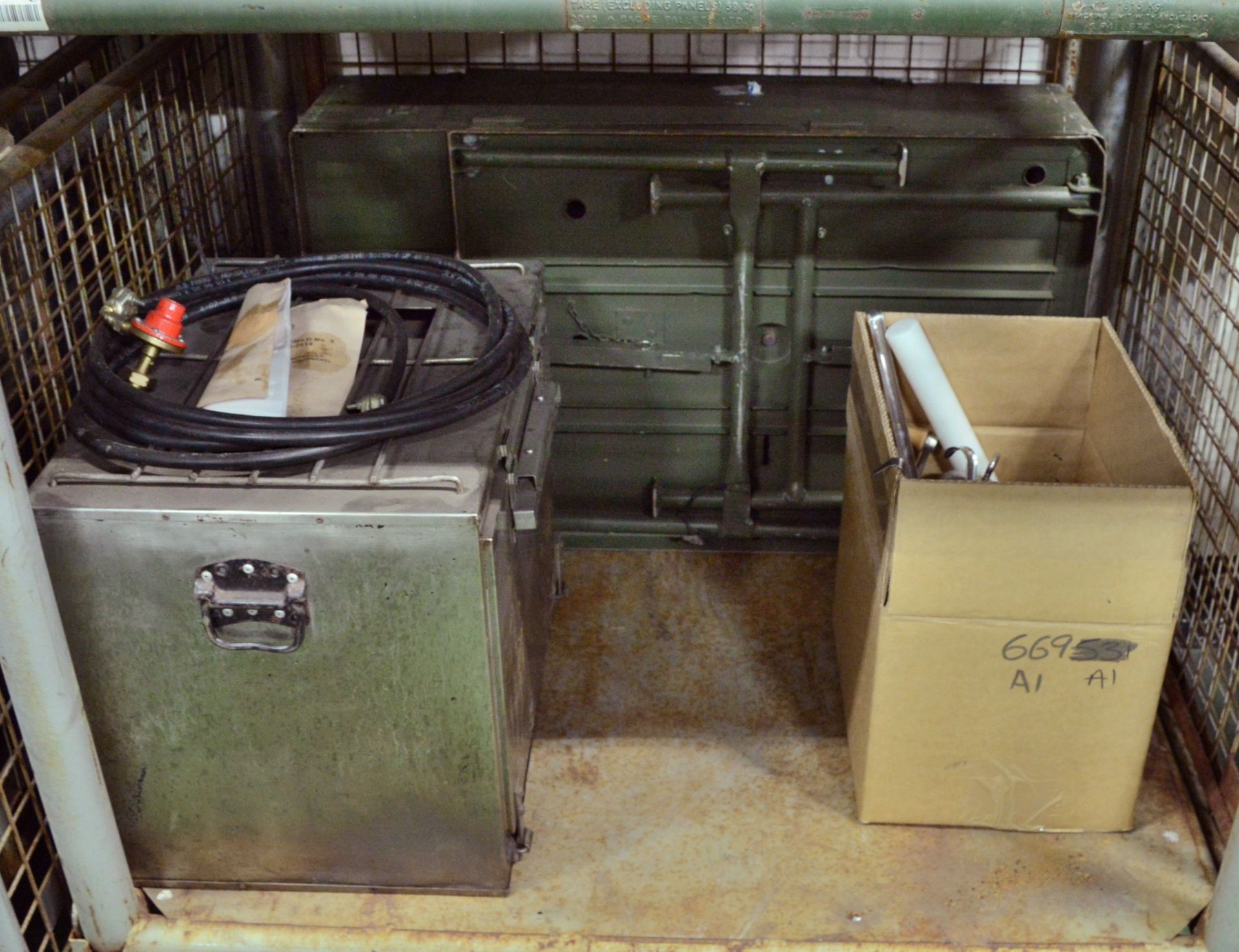 Field Kitchen set - cooker, oven, utensil set in carry box, norweigen food boxes, accessor - Image 4 of 6