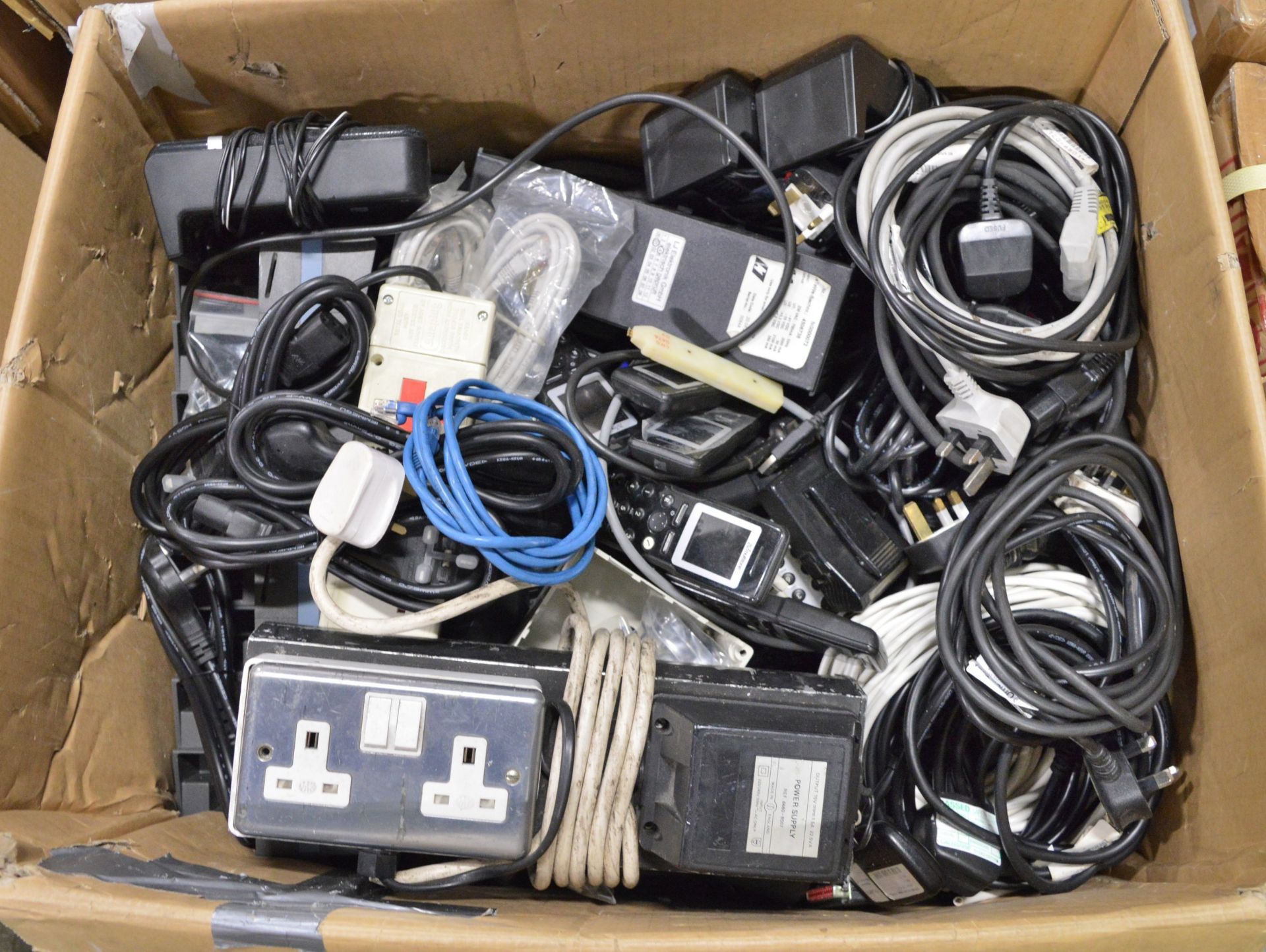 2 pin AC chargers - SCP41-750800 - 50 per box - 6 boxes, Various redundant circuit boards - Image 2 of 5