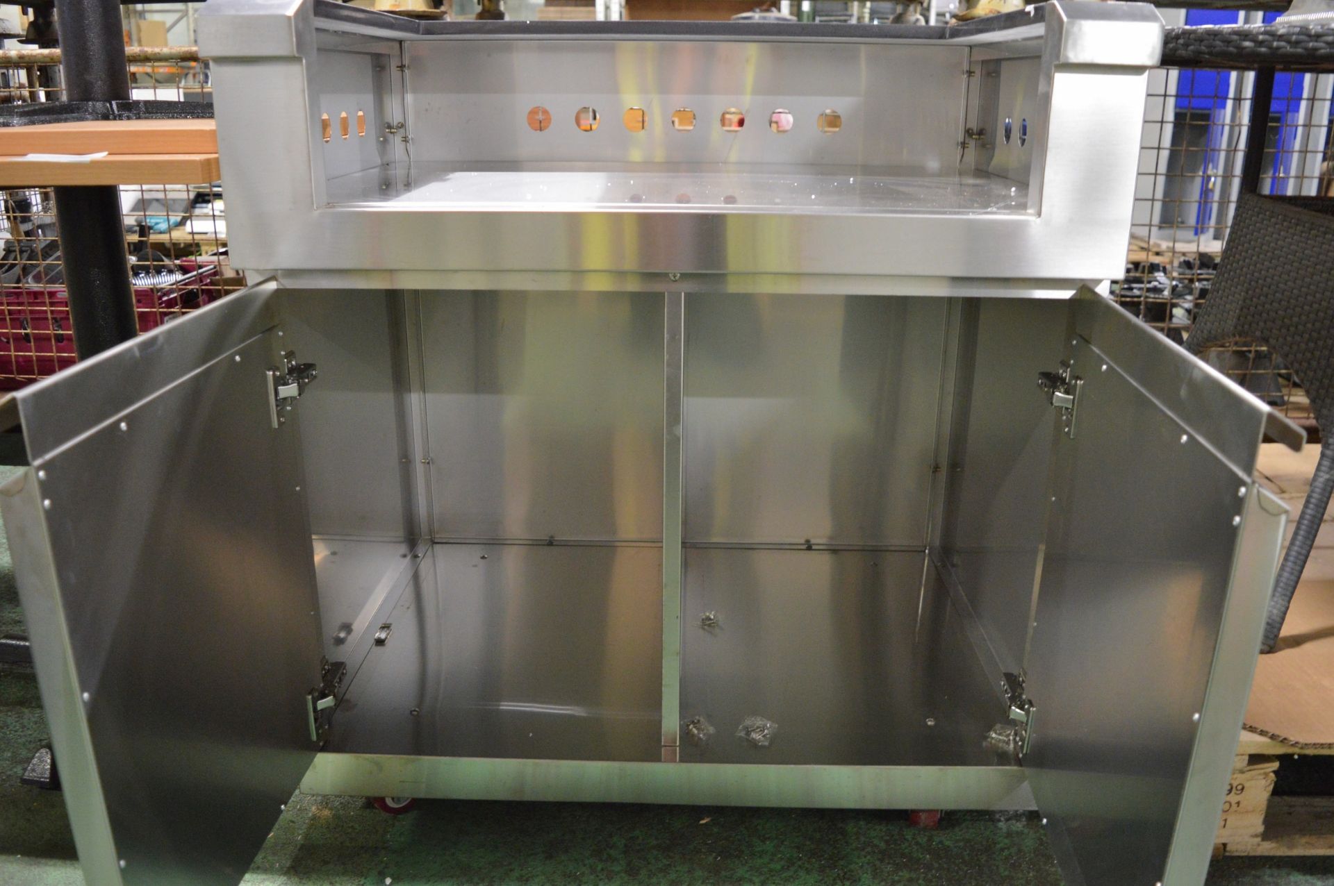 Preparation table with under counter storage - 850mm x 630 x 910 - Image 3 of 3