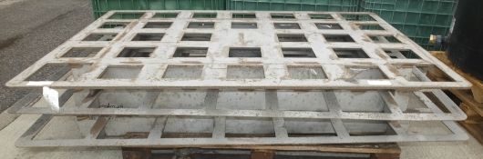 3x Metal square hole spacer panels