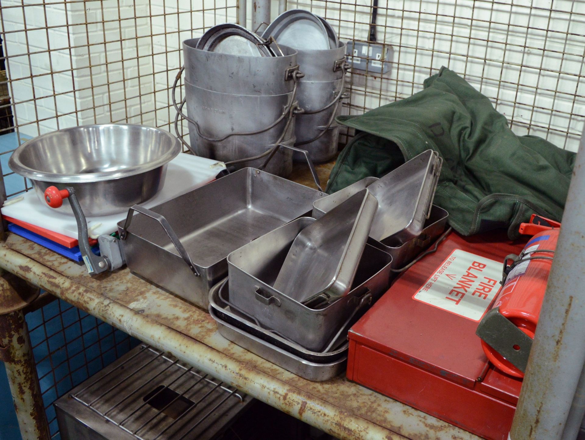 Field Kitchen set - cooker, oven, utensil set in carry box, norweigen food boxes, accessor - Bild 2 aus 4