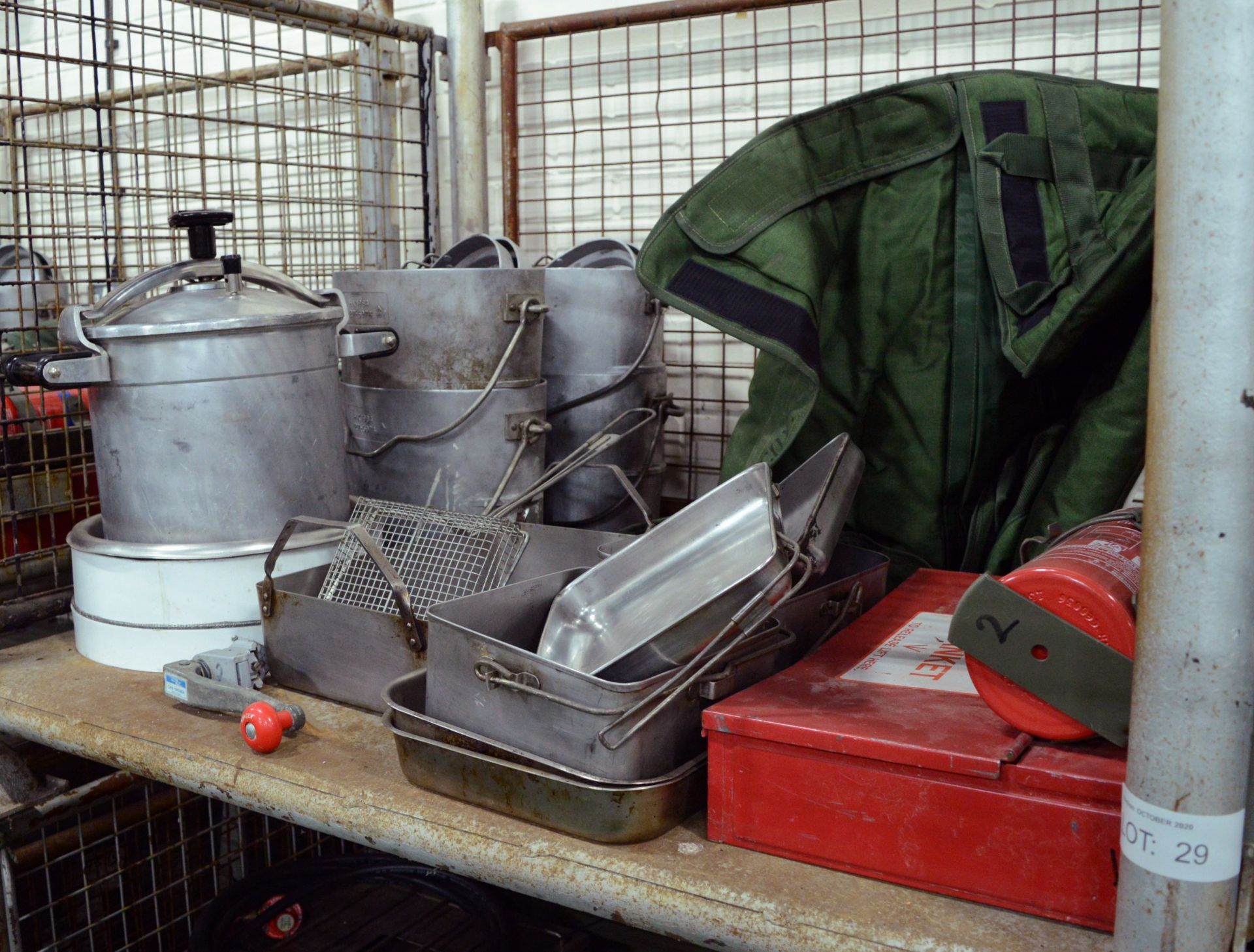 Field Kitchen set - cooker, oven, utensil set in carry box, norweigen food boxes, accessor - Image 2 of 4