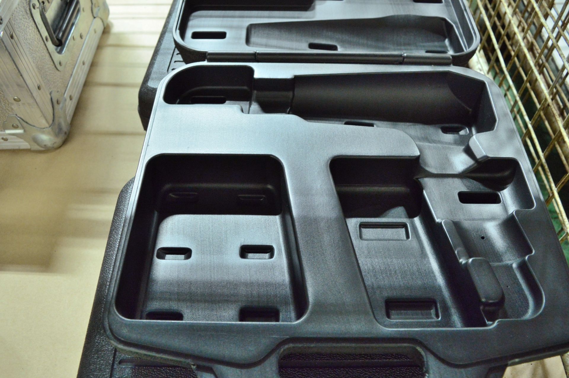 6x Plastic tool cases, Aluminium Shipping Case L550 x W310 x H310mm - Image 2 of 4
