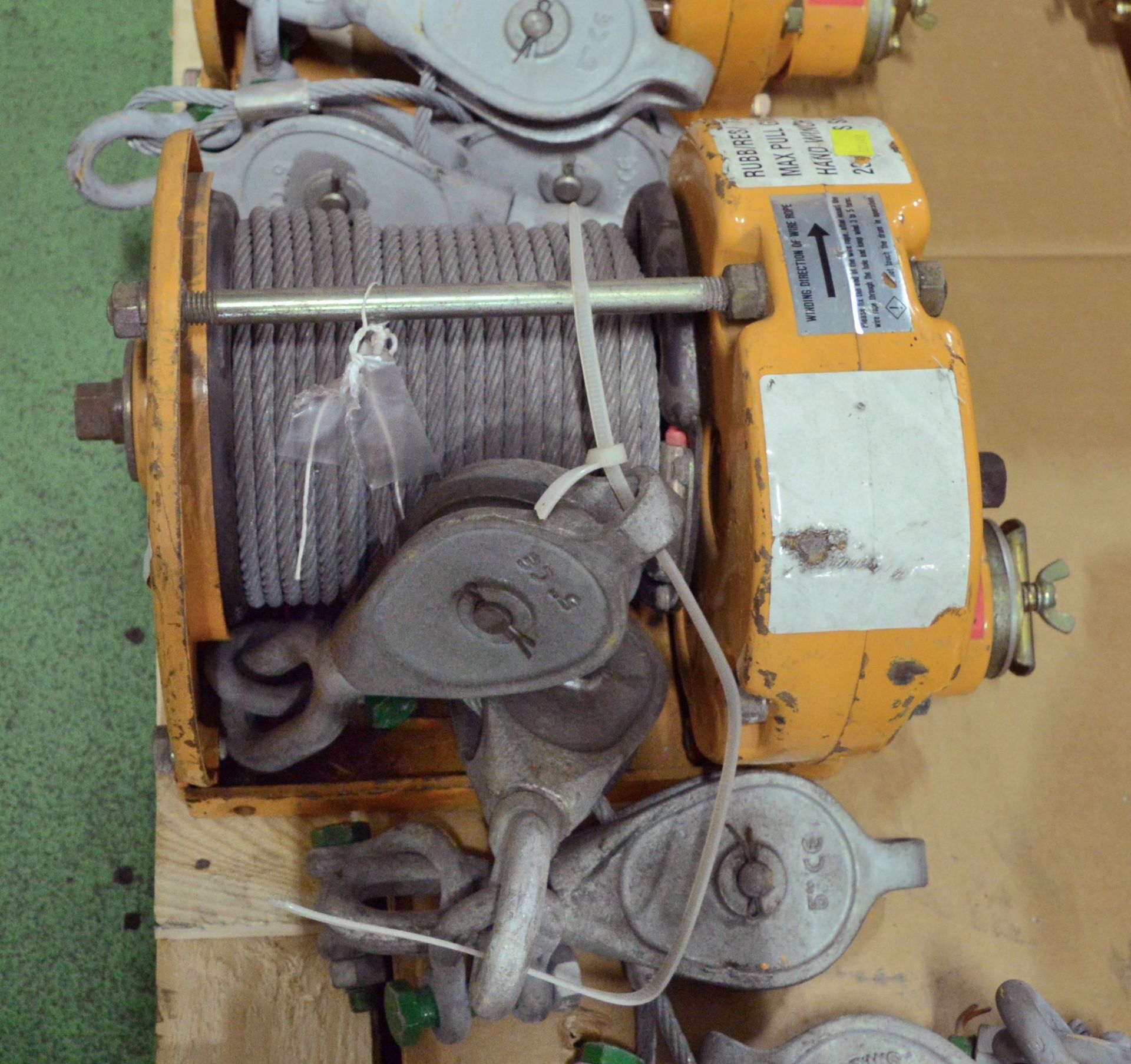 MaxPull hand winch type GM-20 - Capacity - 2000kg with cable - NO HANDLE - Image 2 of 3