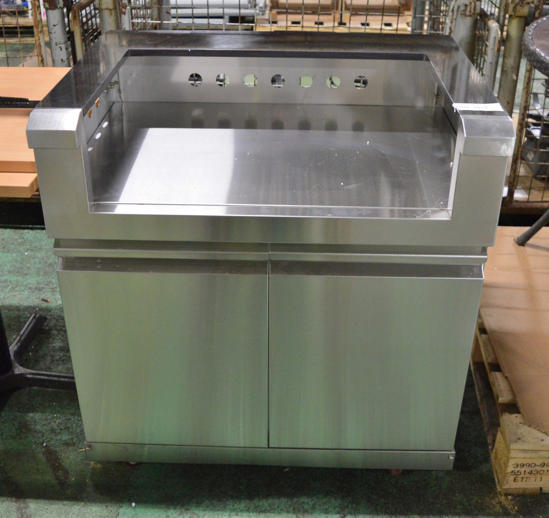 Preparation table with under counter storage - 850mm x 630 x 910