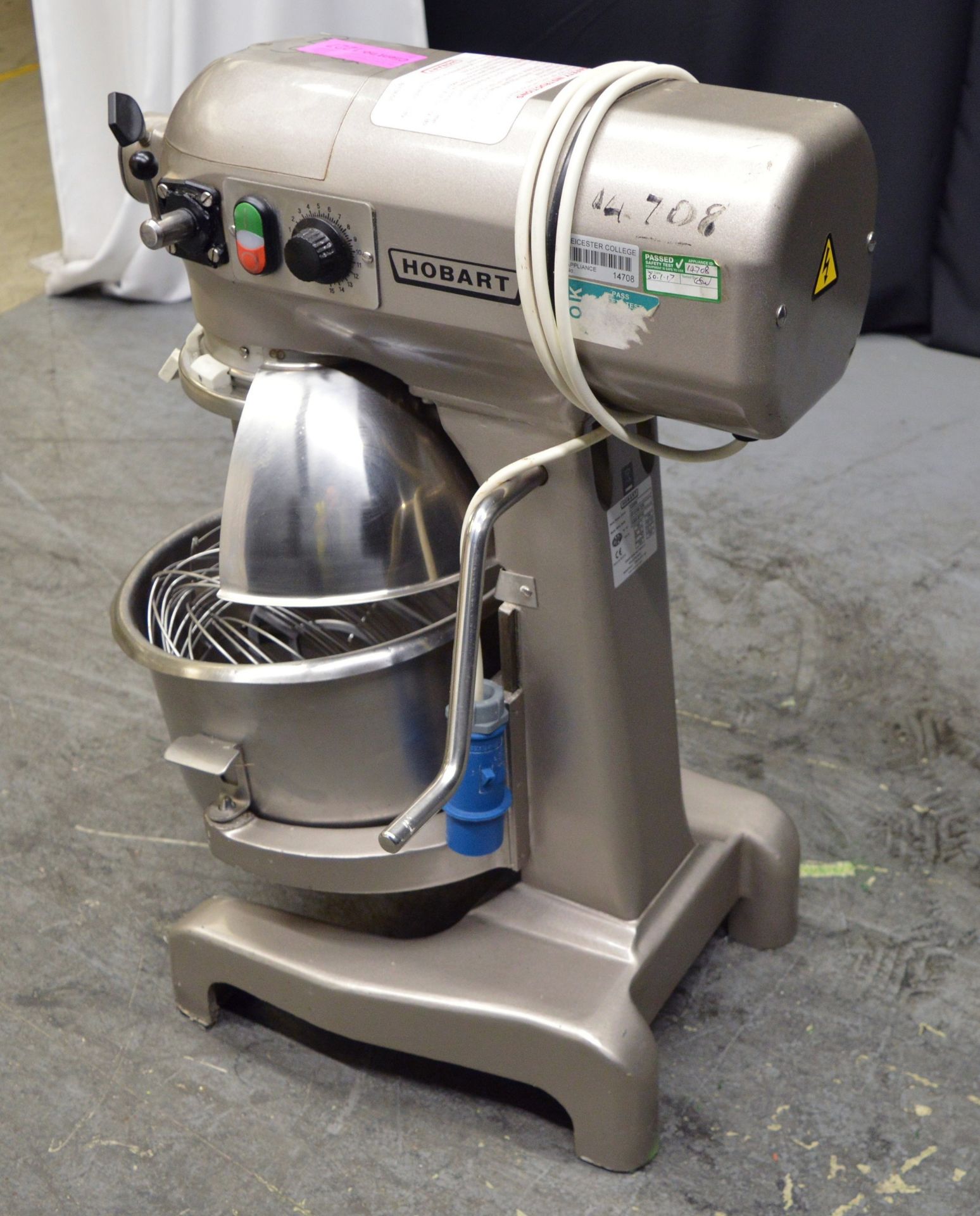 Hobart A200N Electric Mixer with Attachments (For Spares & Repairs)- 240v Single Phase - Image 5 of 7