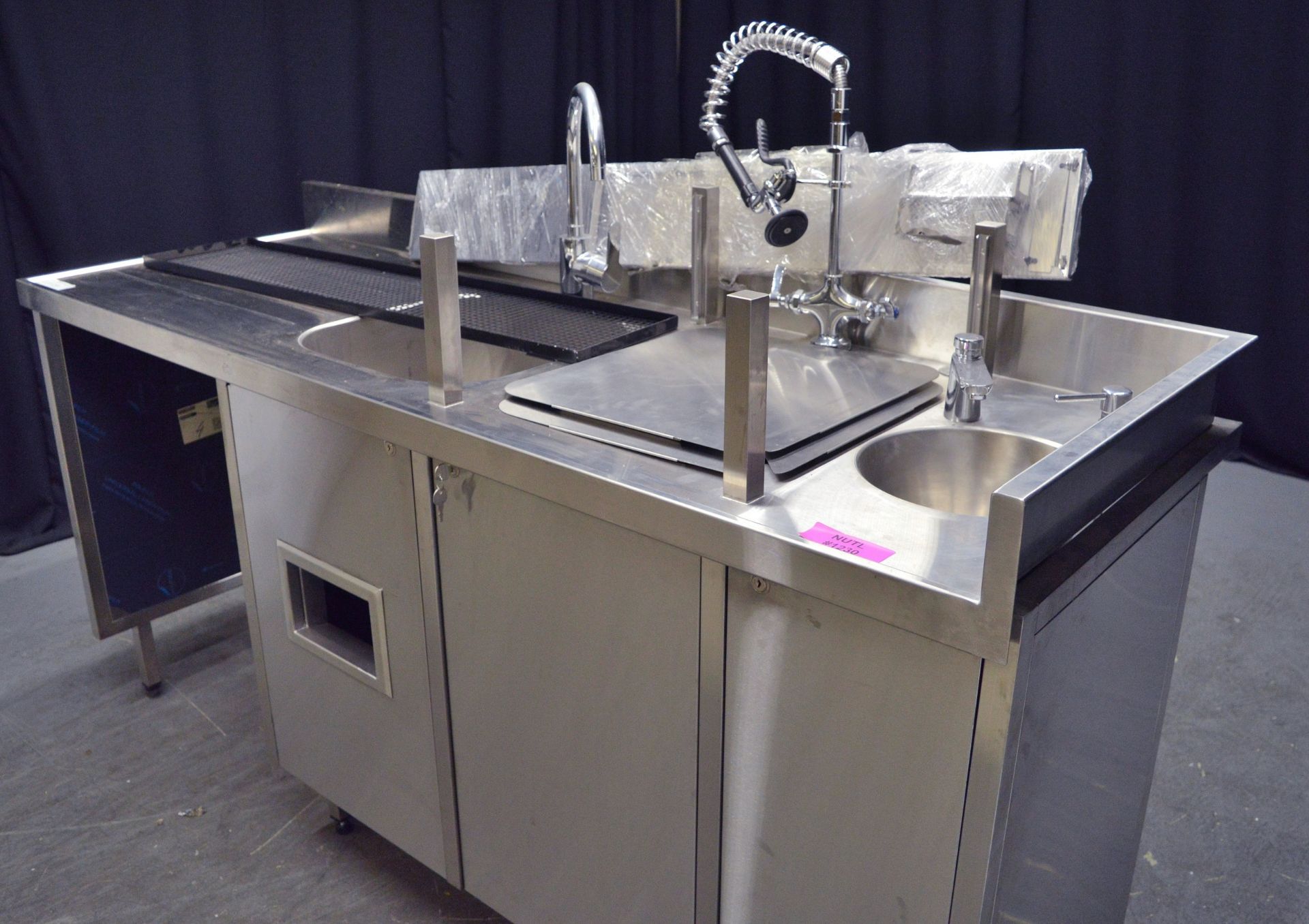 Stainless Steel Triple SInk Unit with Hose - L1900 x W650 x H1350mm - Image 3 of 6