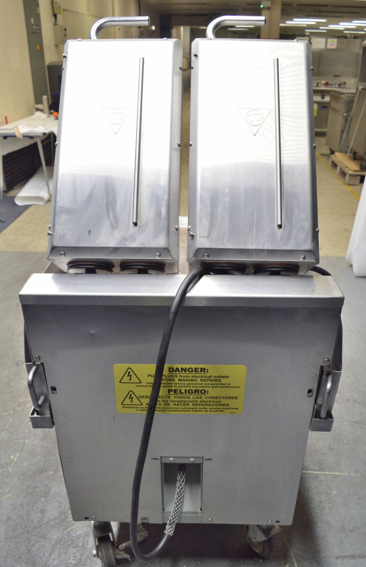 Taylor L820 - 75 Electric 2 Platen 24" Grill - Two Sided Grill - 400v 3-Phase - Image 7 of 8