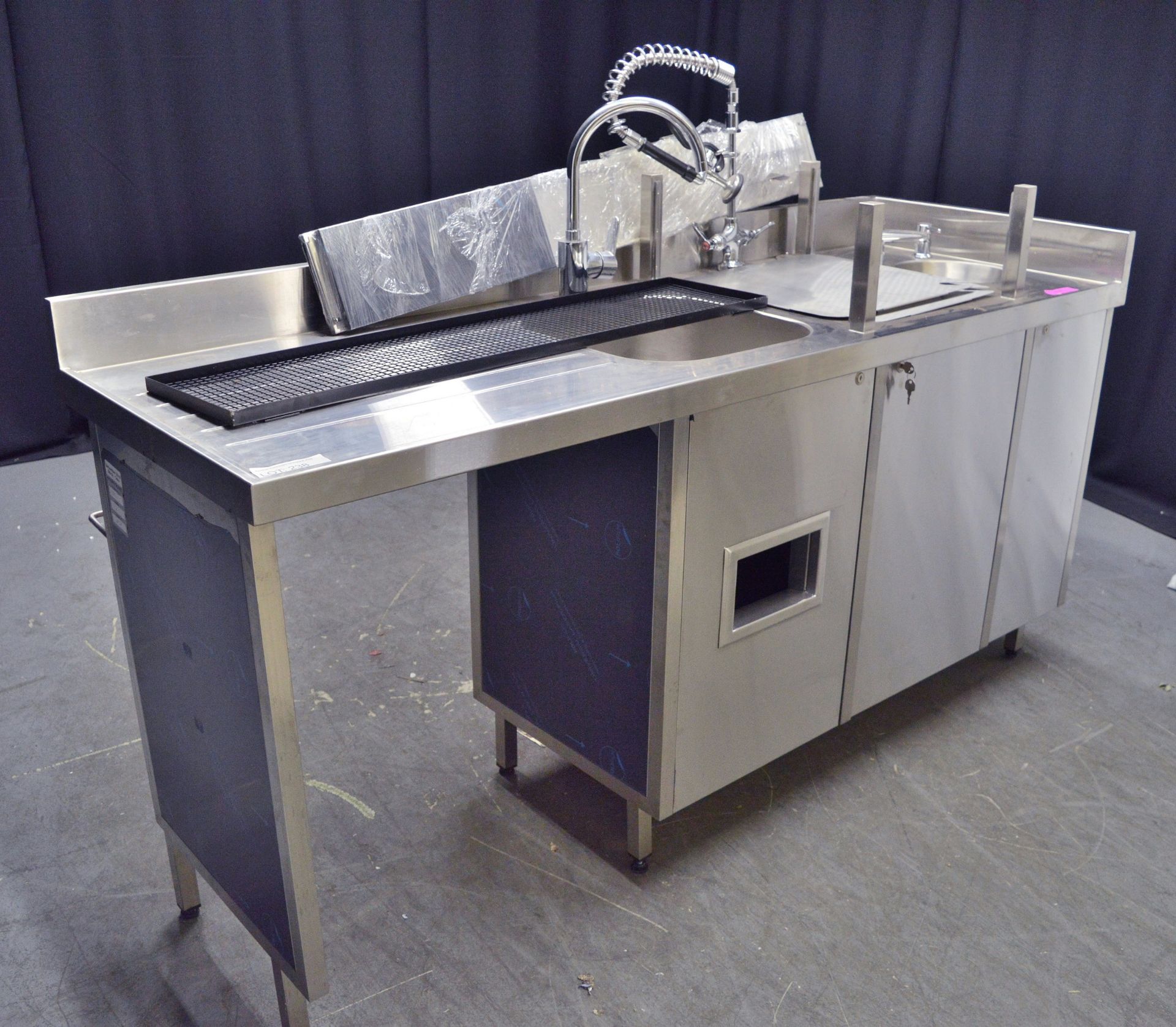 Stainless Steel Triple SInk Unit with Hose - L1900 x W650 x H1350mm - Image 2 of 6