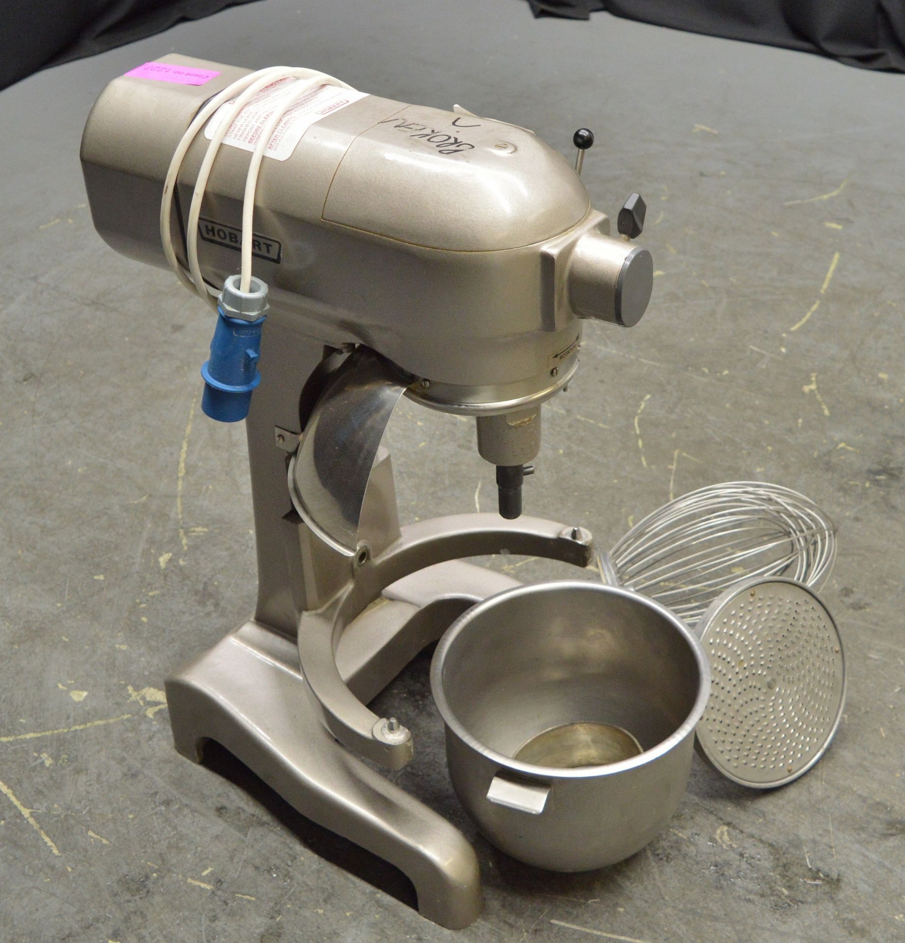 Hobart A200N Electric Mixer with Attachments (For Spares & Repairs)- 240v Single Phase - Image 3 of 5