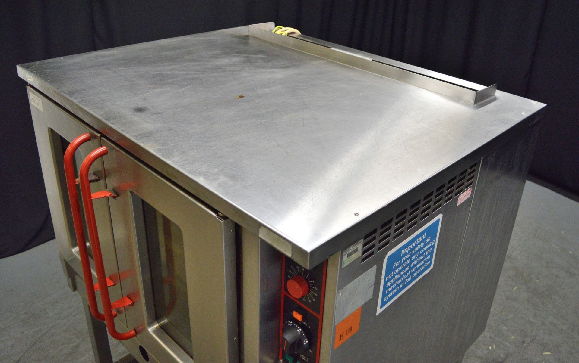 Bartlett Sabre Gas Convection Oven on Stainless Steel Unit- L1150 x W980 x H1450mm - Image 8 of 8