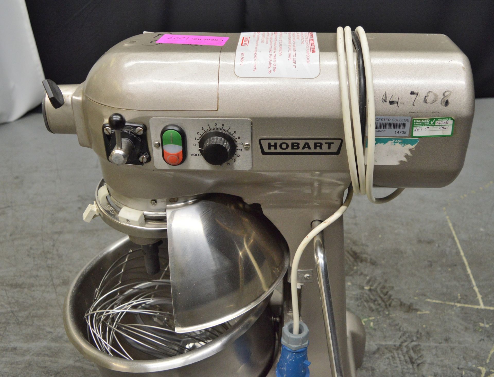 Hobart A200N Electric Mixer with Attachments (For Spares & Repairs)- 240v Single Phase - Image 4 of 7