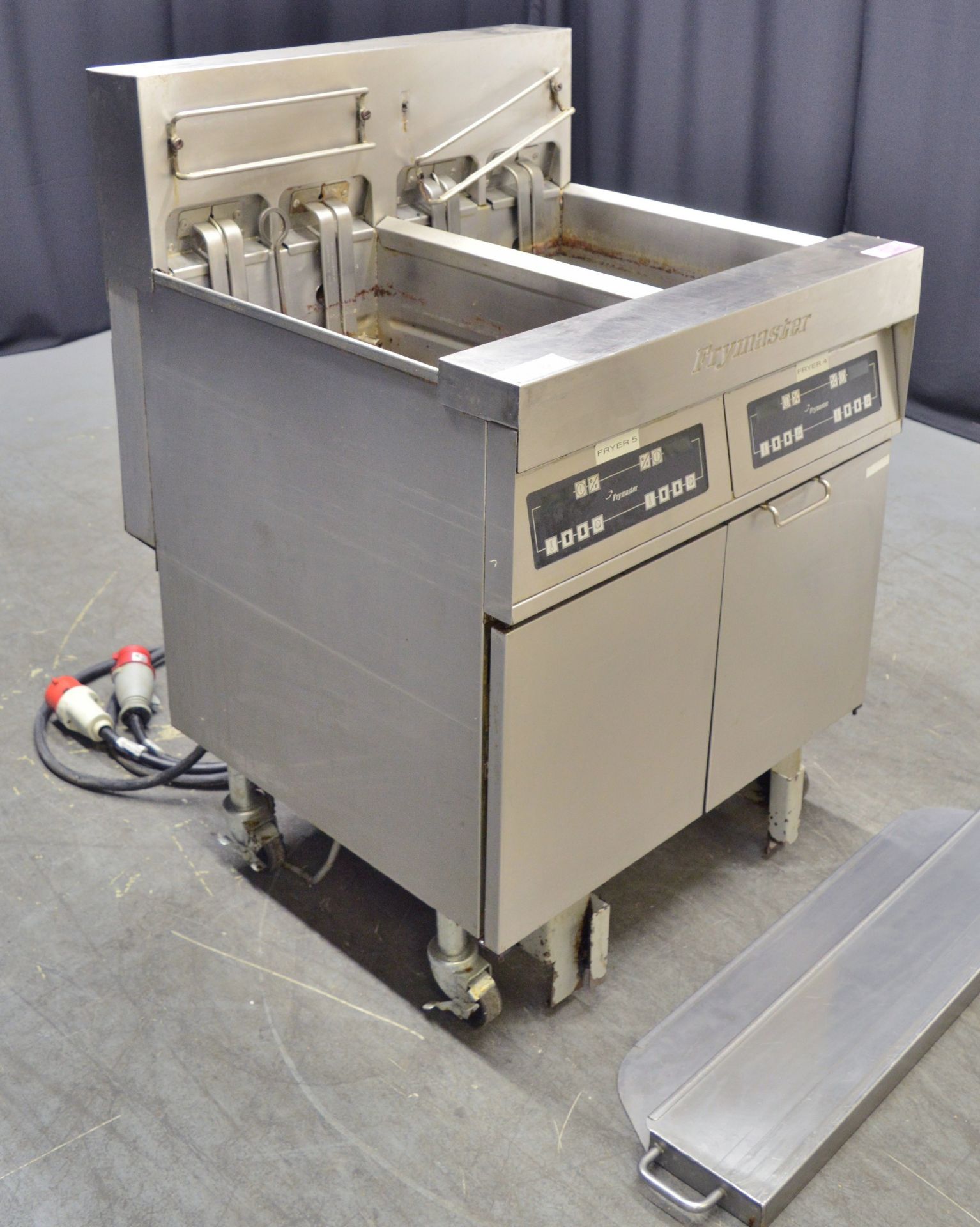 Frymaster H17 Twin Tank 4 Basket Capacity Electric Fryer - 400v 3 Phase - Image 2 of 9