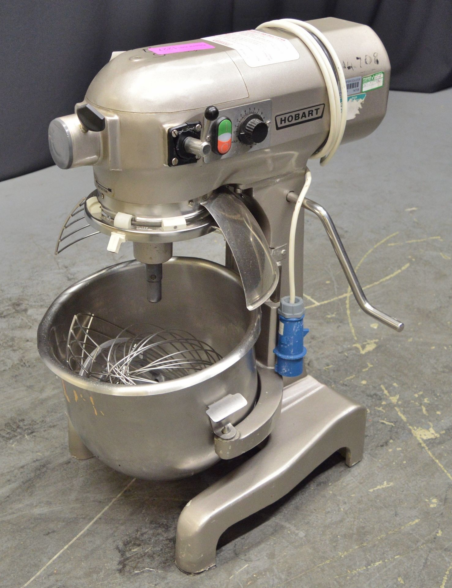 Hobart A200N Electric Mixer with Attachments (For Spares & Repairs)- 240v Single Phase - Image 3 of 7