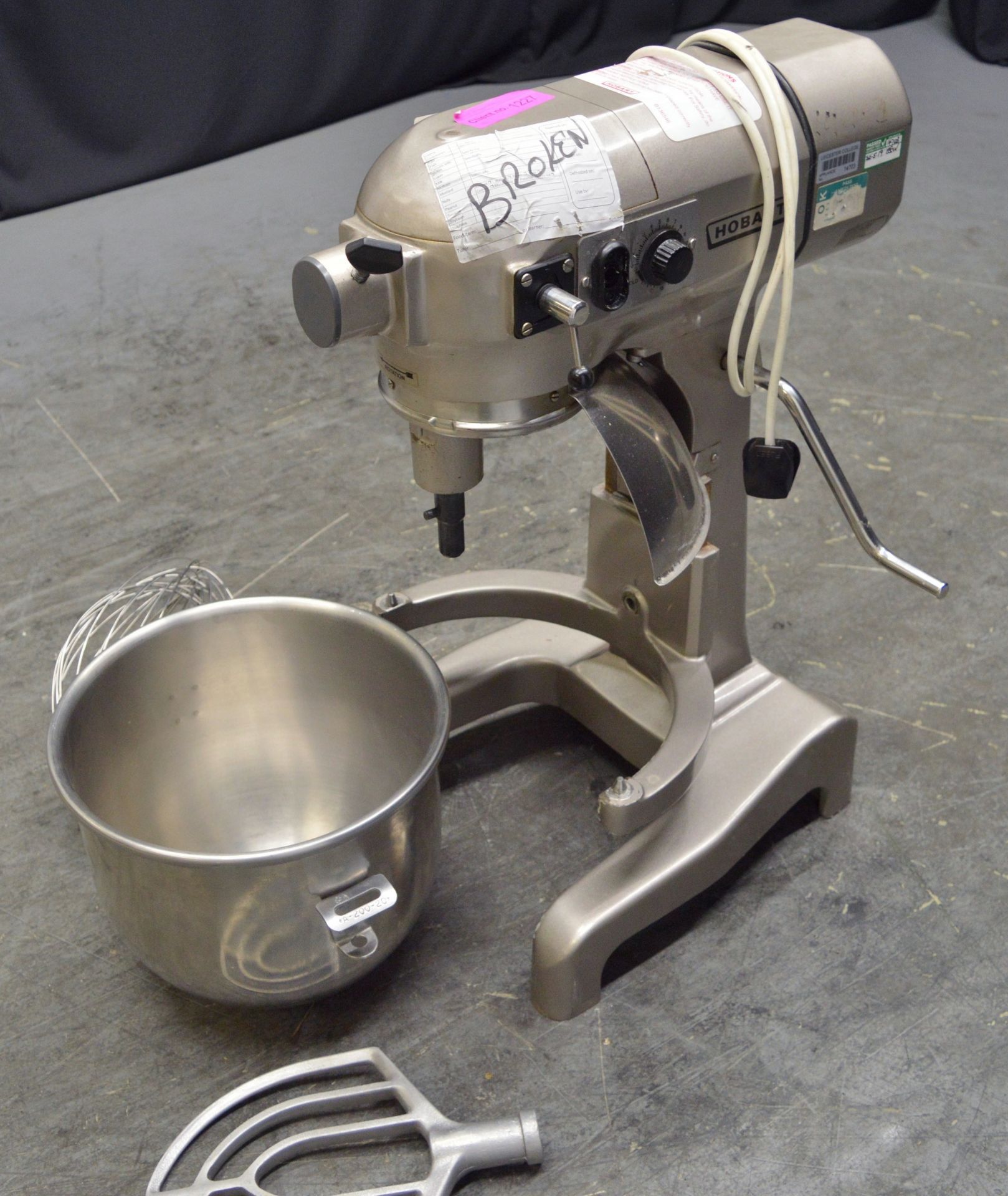 Hobart A200N Electric Mixer with Attachments (For Spares & Repairs)- 240v Single Phase - Image 3 of 6