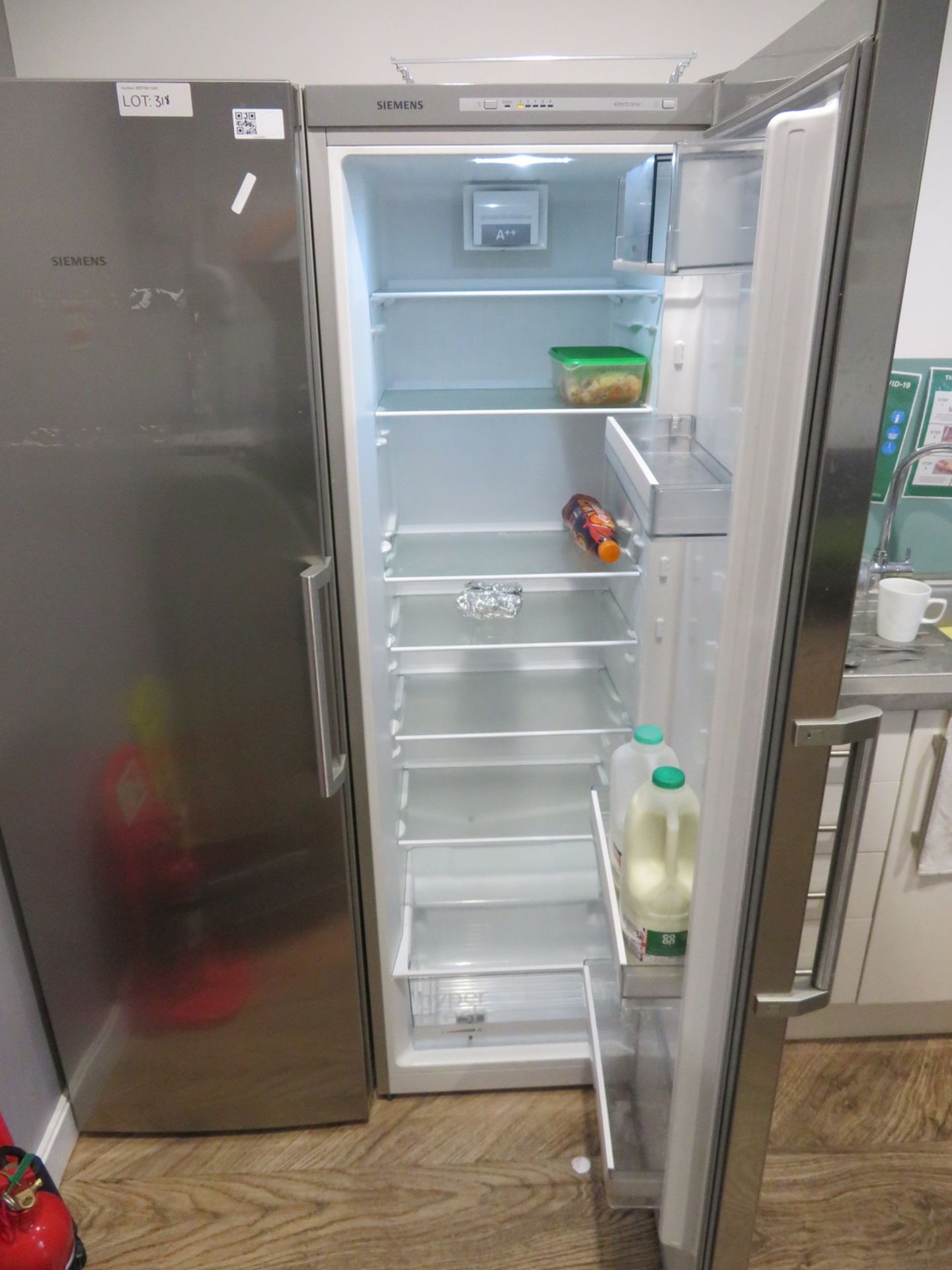 Siemens KS36VVI30G 346L Fridge. Dimensions: 600x630x1850mm (LxDxH) - Image 2 of 3