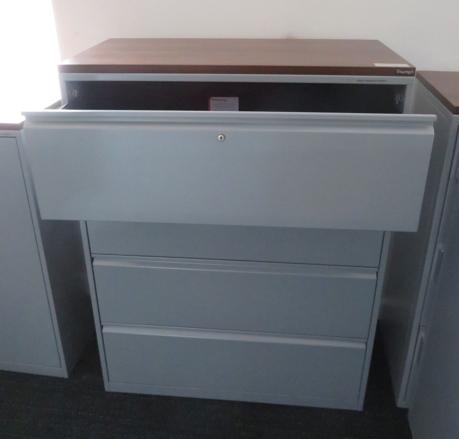 Metal 4 Drawer Filing Cabinet. Dimensions: 1000x480x1300mm (LxDxH) - Image 2 of 2