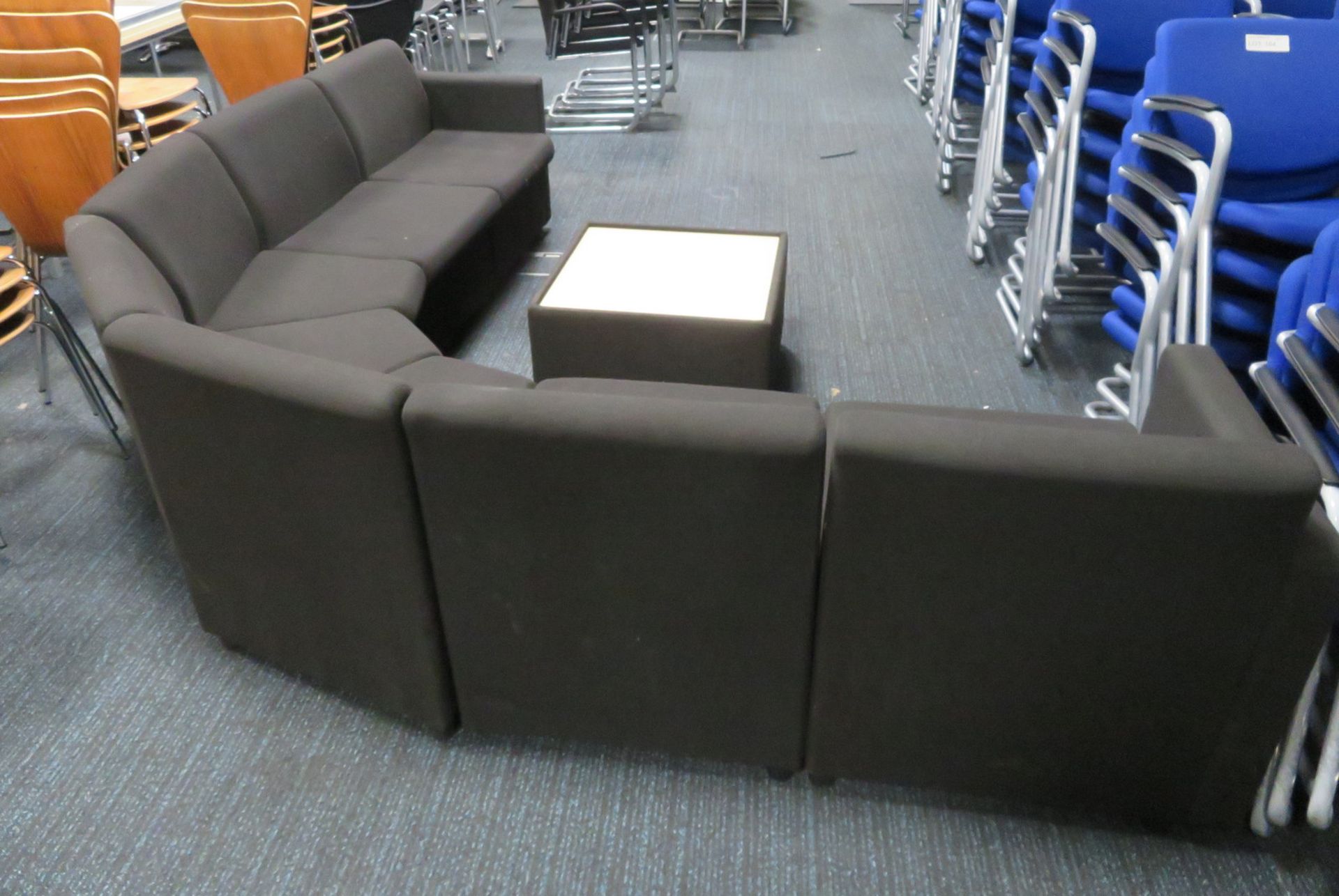 Waiting Room Corner Sofa With Coffee Table. Dimensions: 2000x2000mm (LxL) - Image 3 of 3