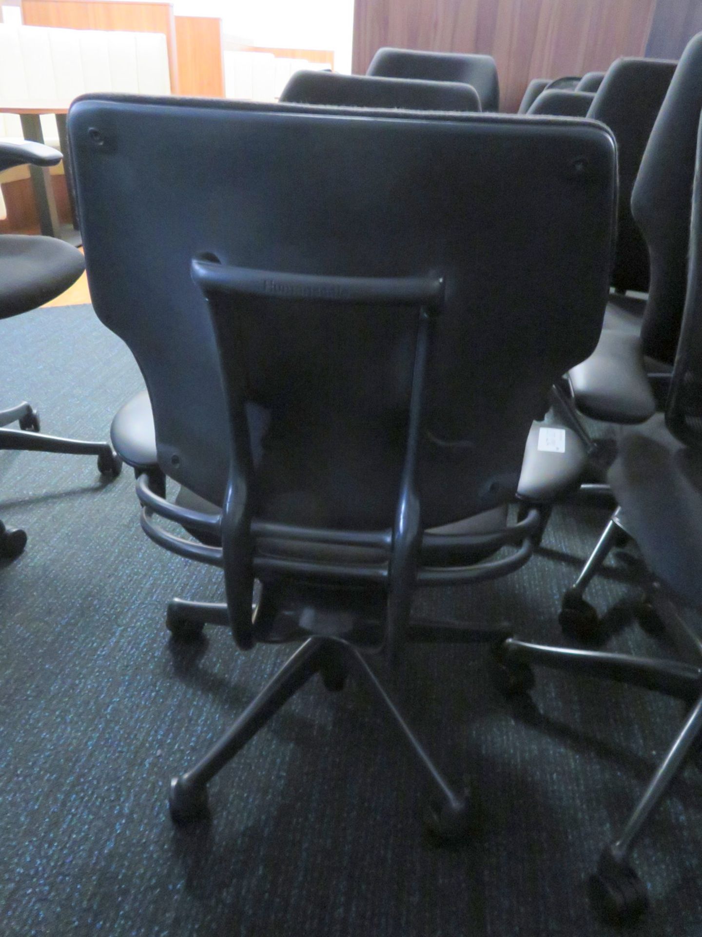 10x Humanscale Freedom Task Office Swivel Chairs. Varying Condition. - Image 4 of 4