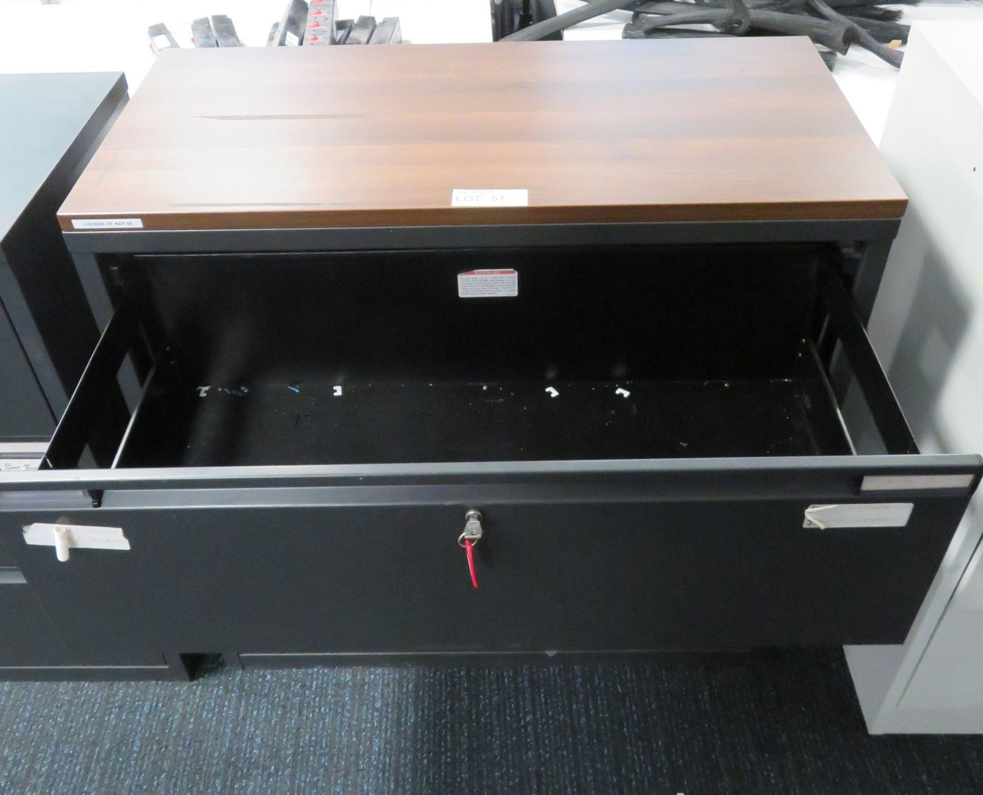 3 Drawer Office Filing Cupboard. Dimensions: 1000x470x1000mm (LxDxH) - Image 2 of 2